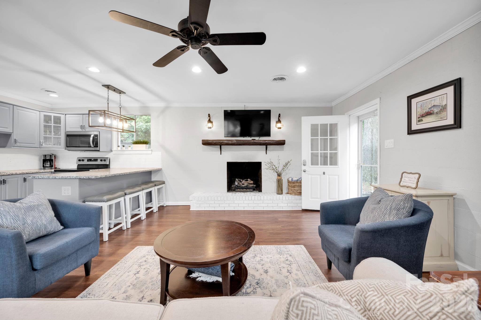 470 Lakeview Shores Loop — Mooresville