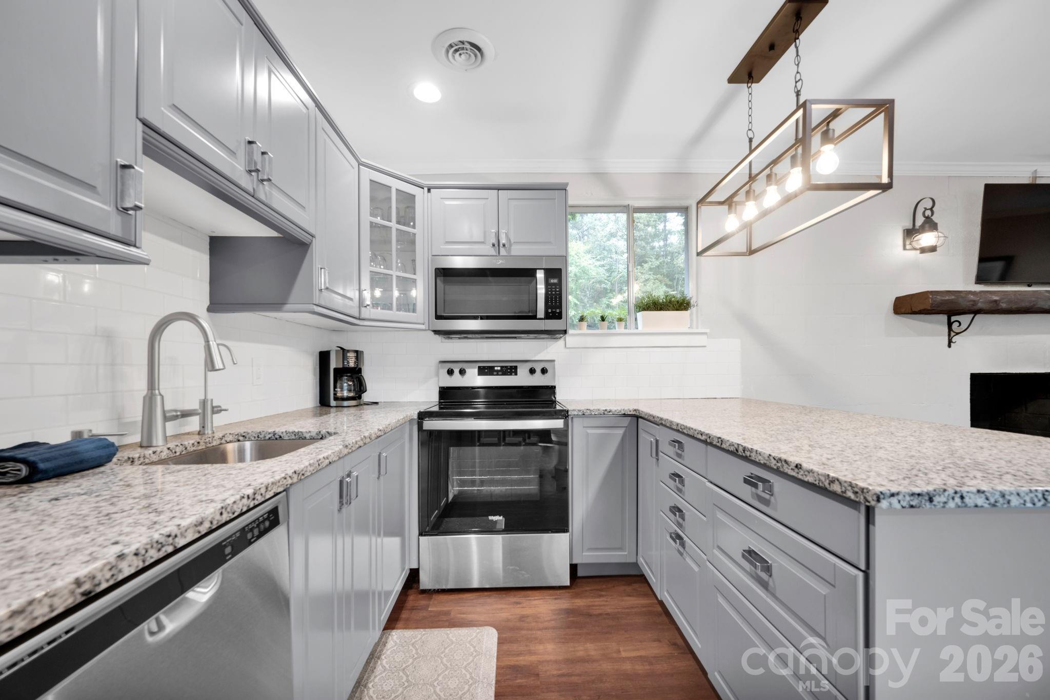 470 Lakeview Shores Loop — Mooresville