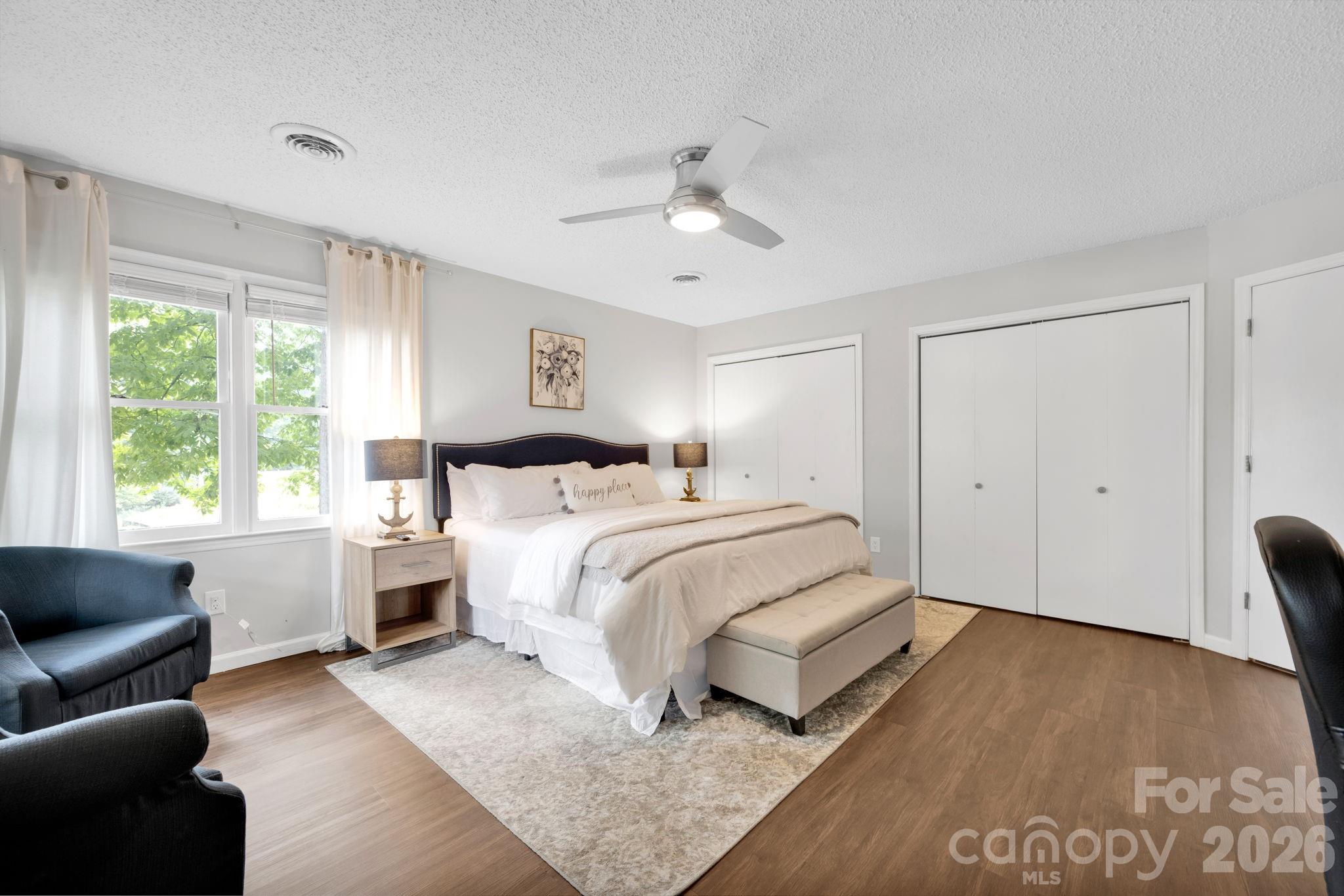 470 Lakeview Shores Loop — Mooresville