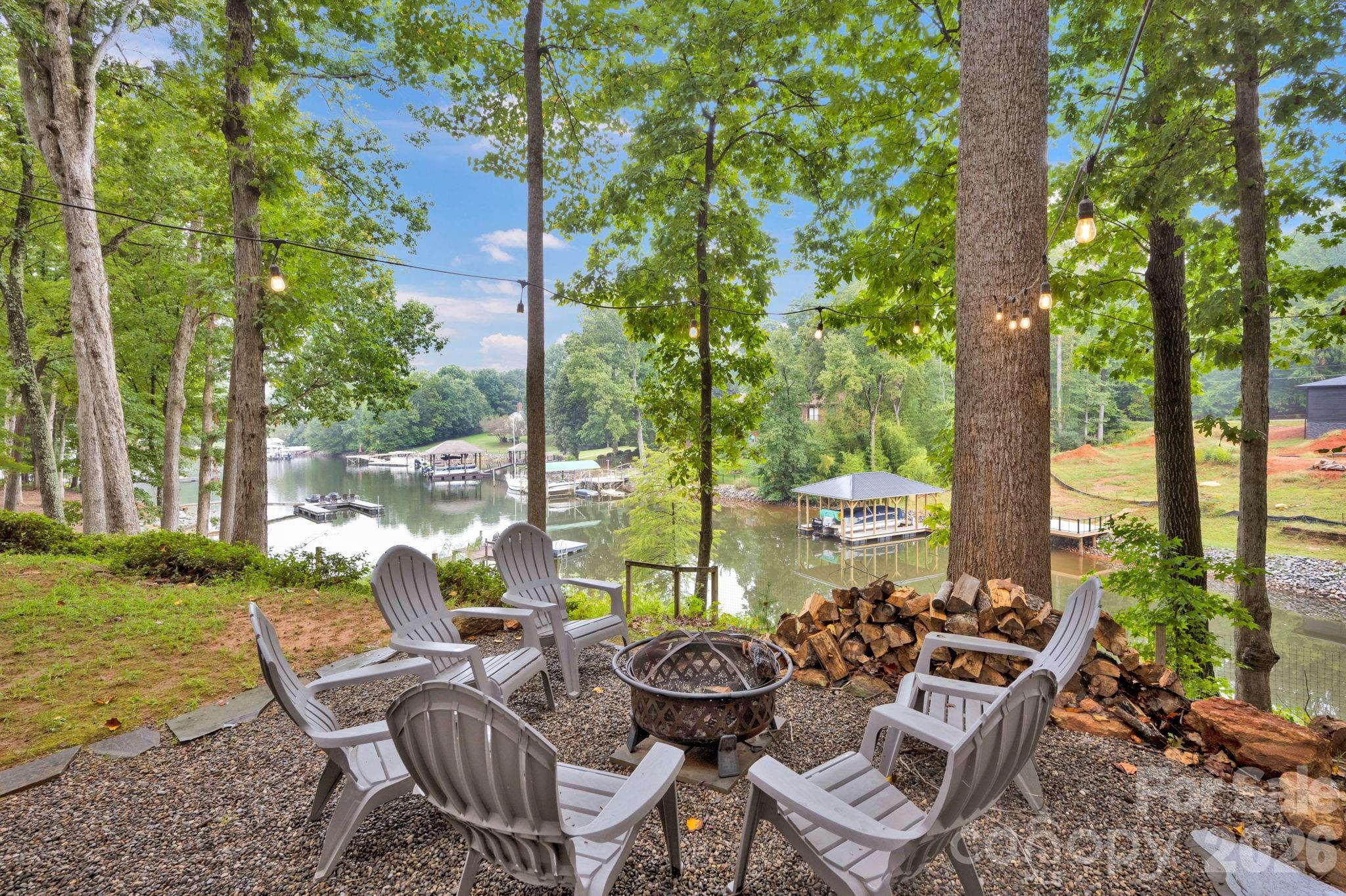 470 Lakeview Shores Loop — Mooresville
