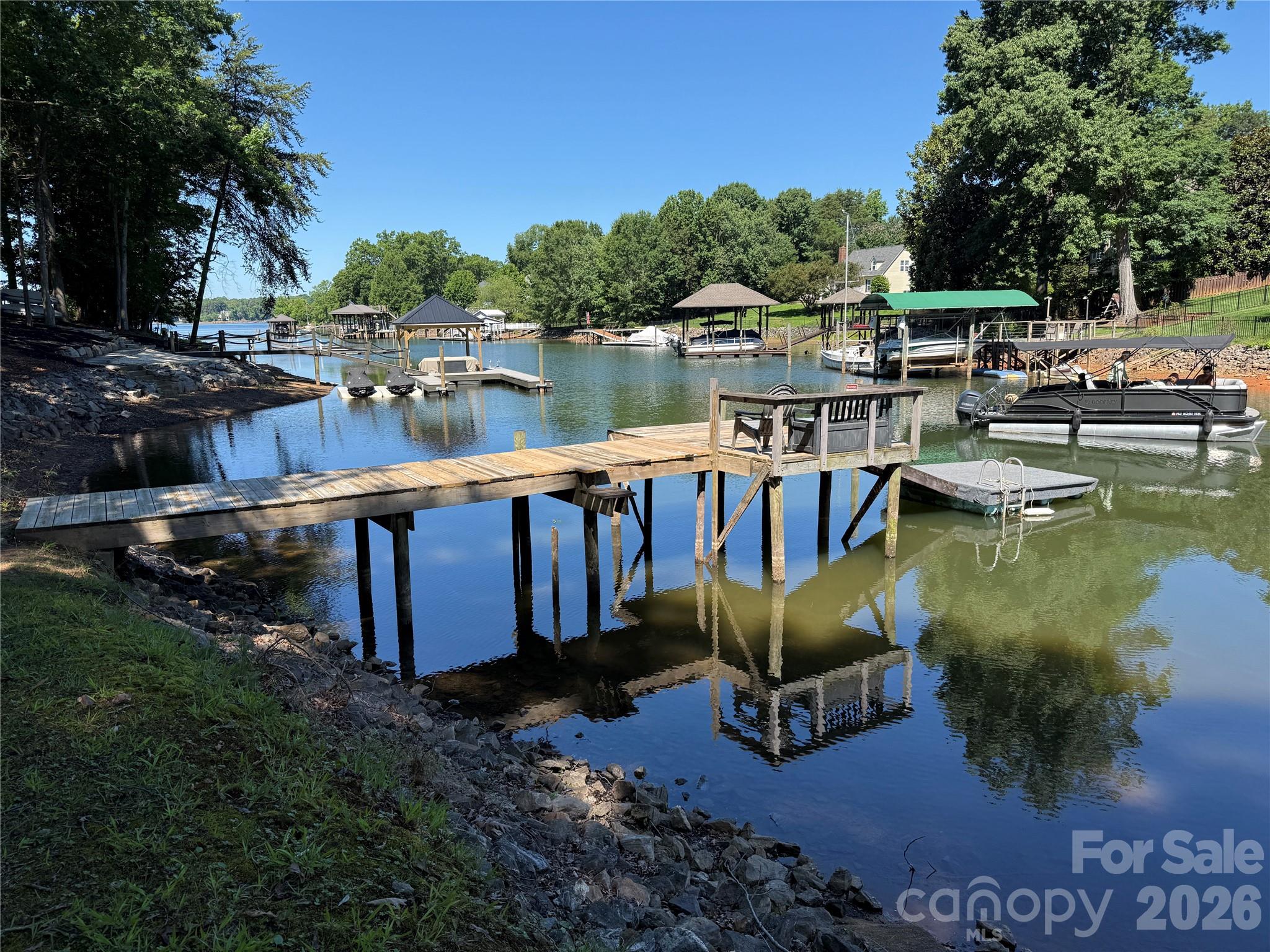 470 Lakeview Shores Loop — Mooresville