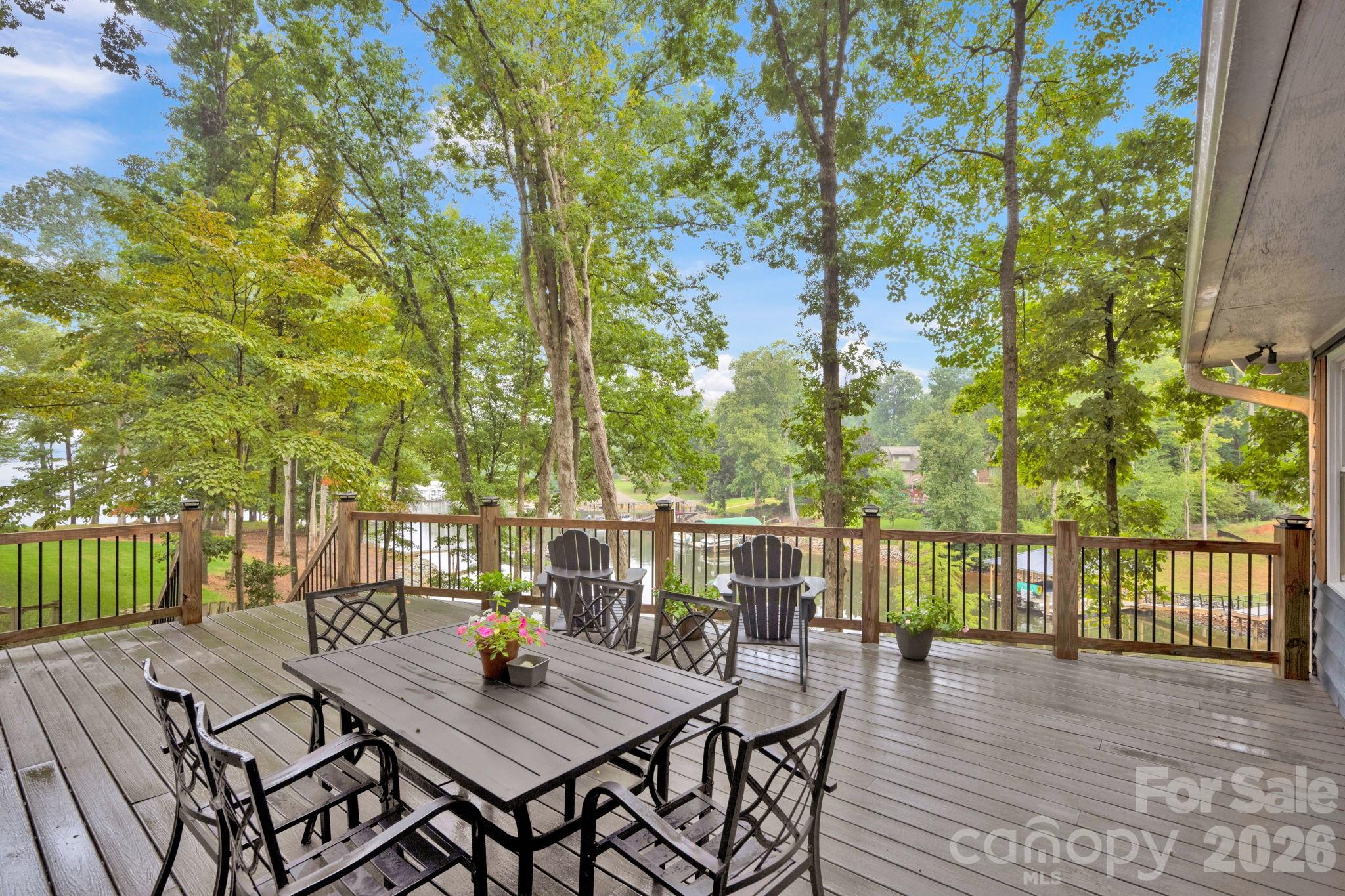 470 Lakeview Shores Loop — Mooresville