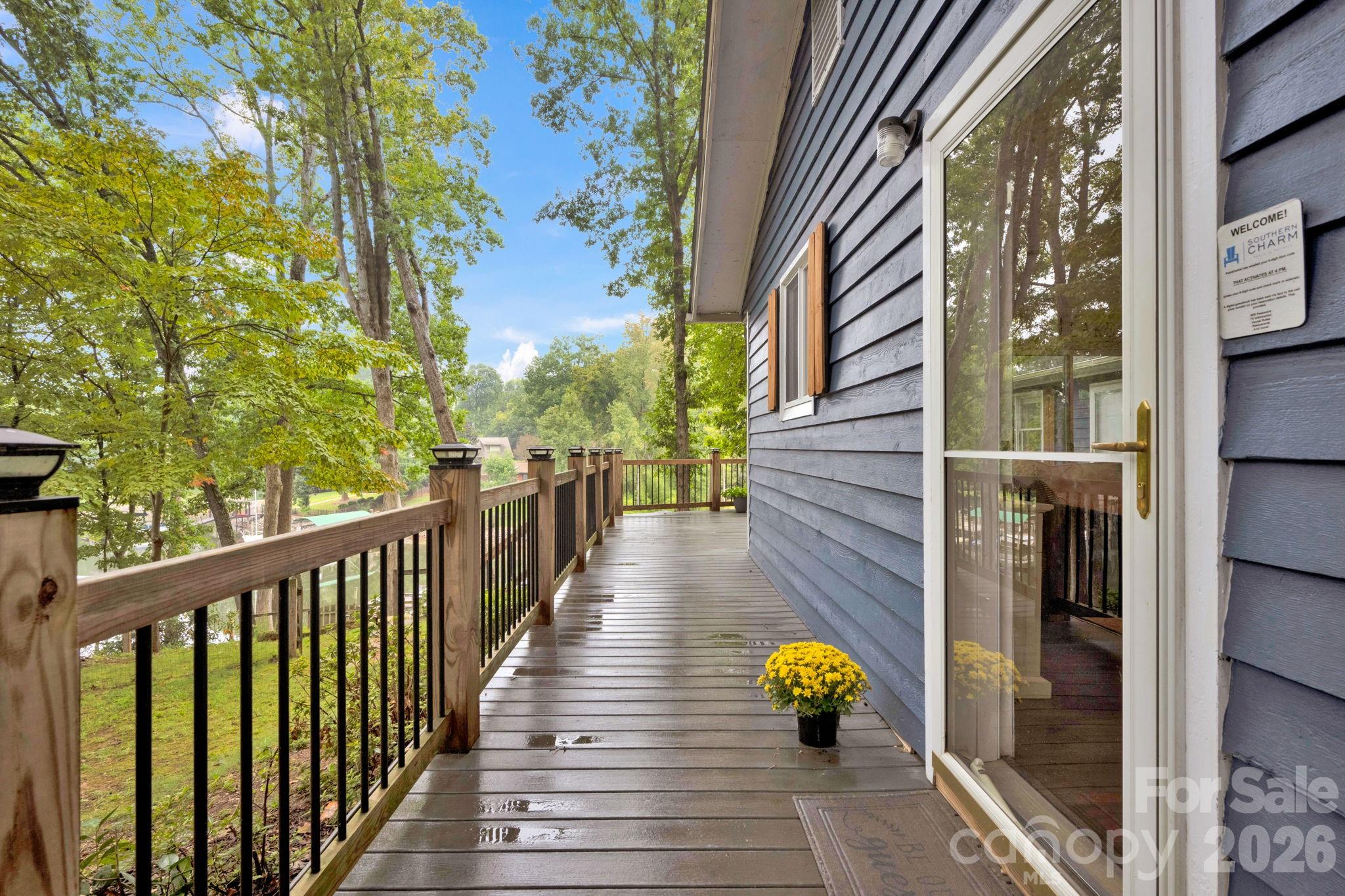 470 Lakeview Shores Loop — Mooresville