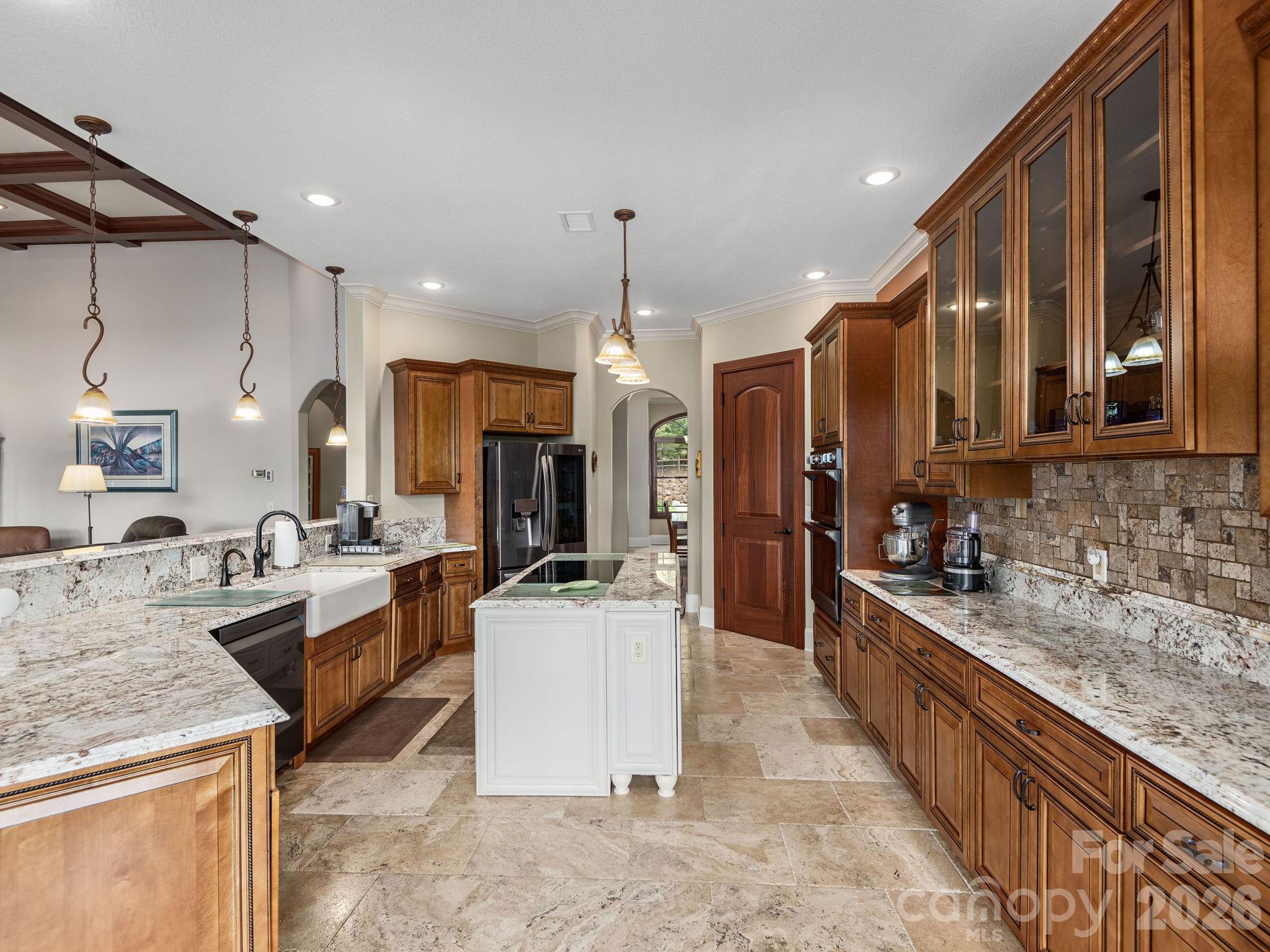 211 Embler No 2 Road — Alexander