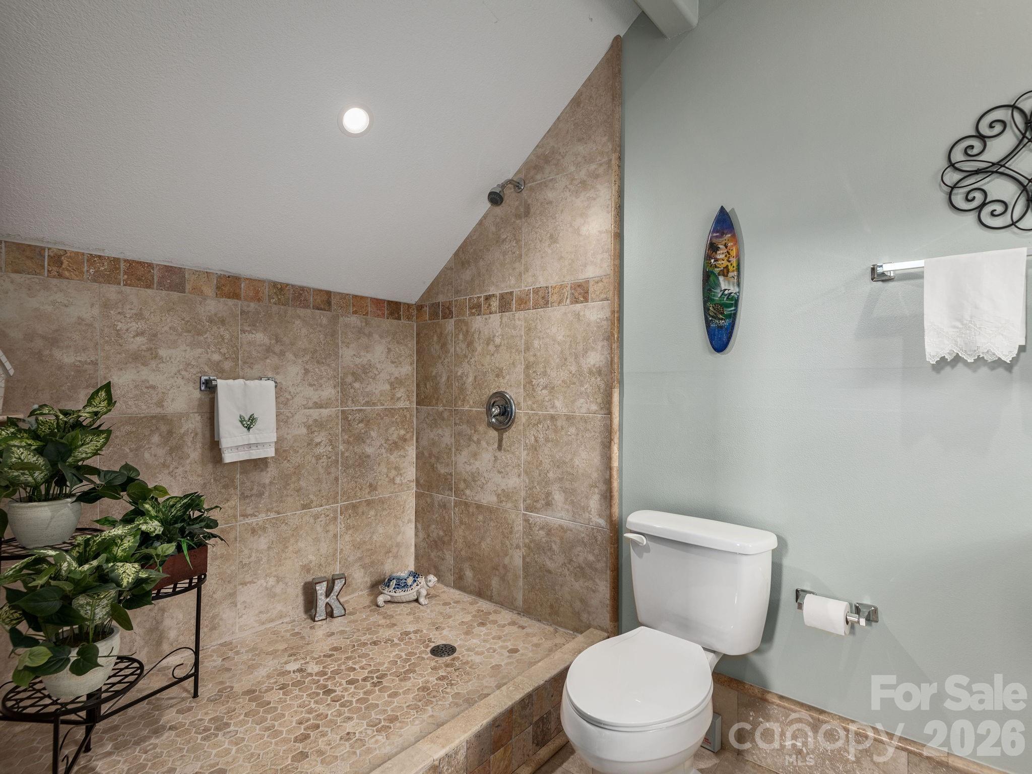 211 Embler No 2 Road — Alexander