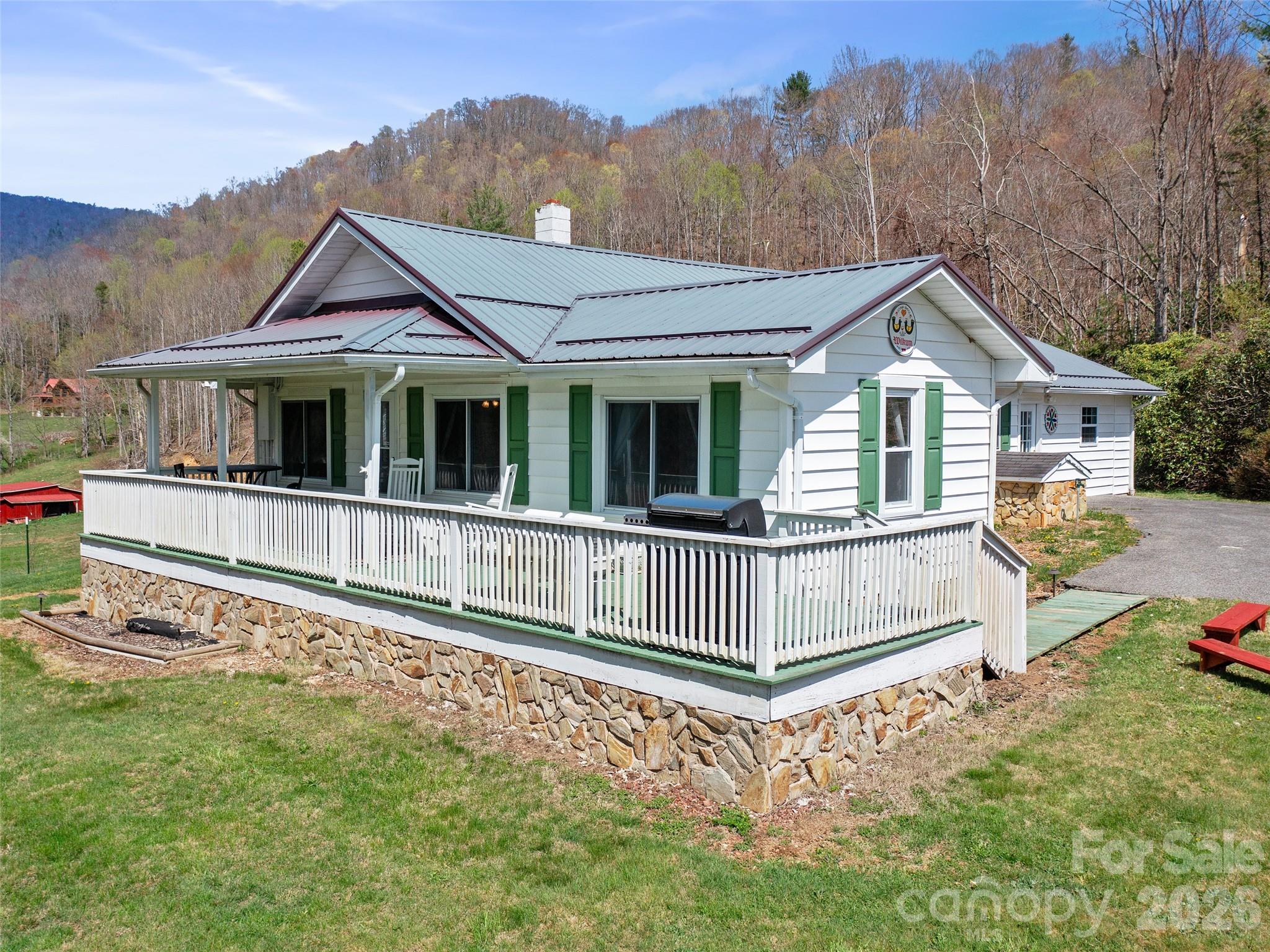 173 Odoms Chapel Road — Bakersville