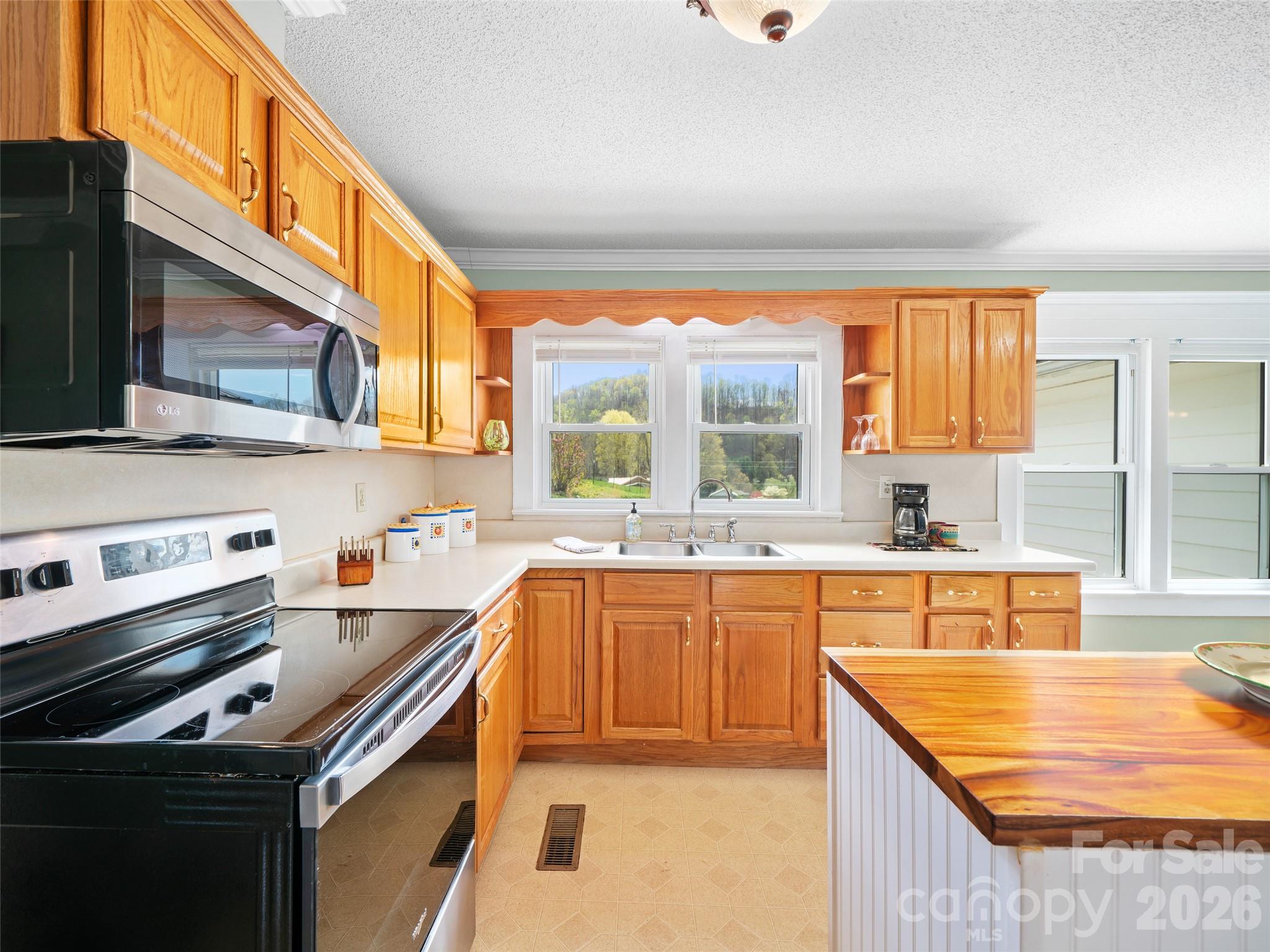 173 Odoms Chapel Road — Bakersville