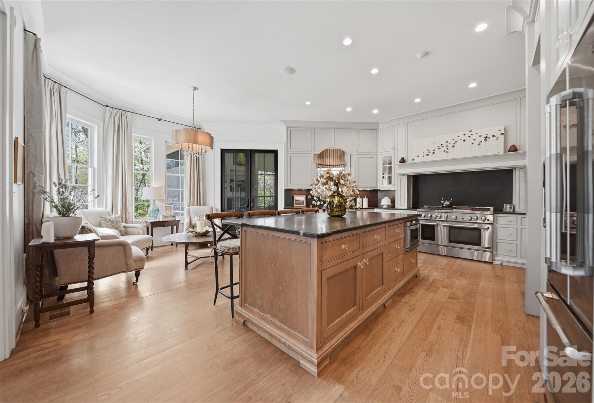 834 9th Avenue NW — Hickory