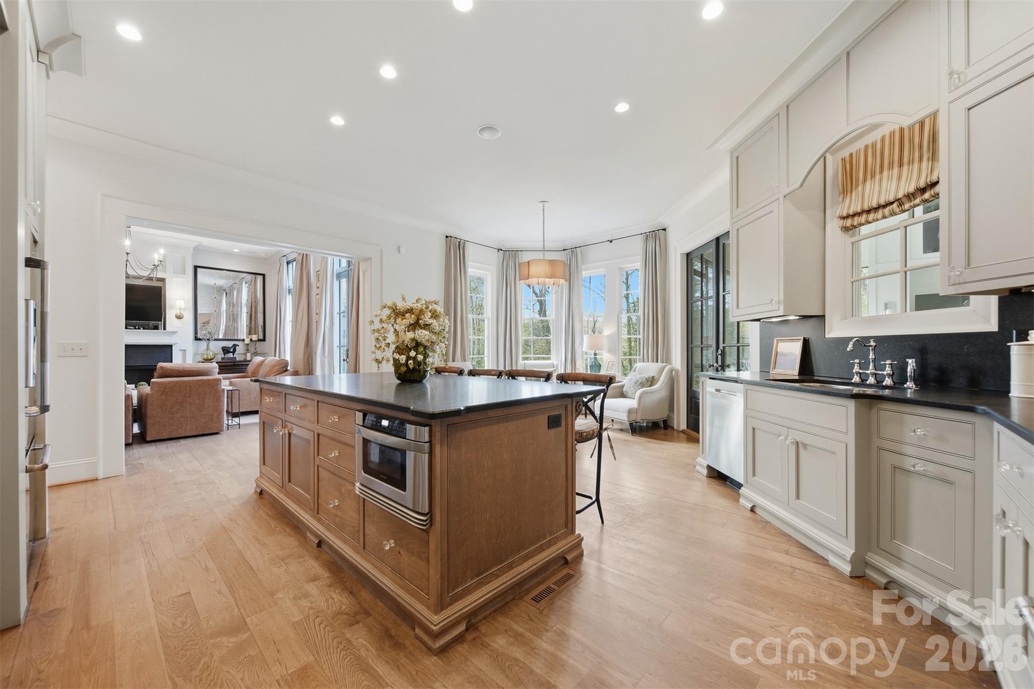 834 9th Avenue NW — Hickory