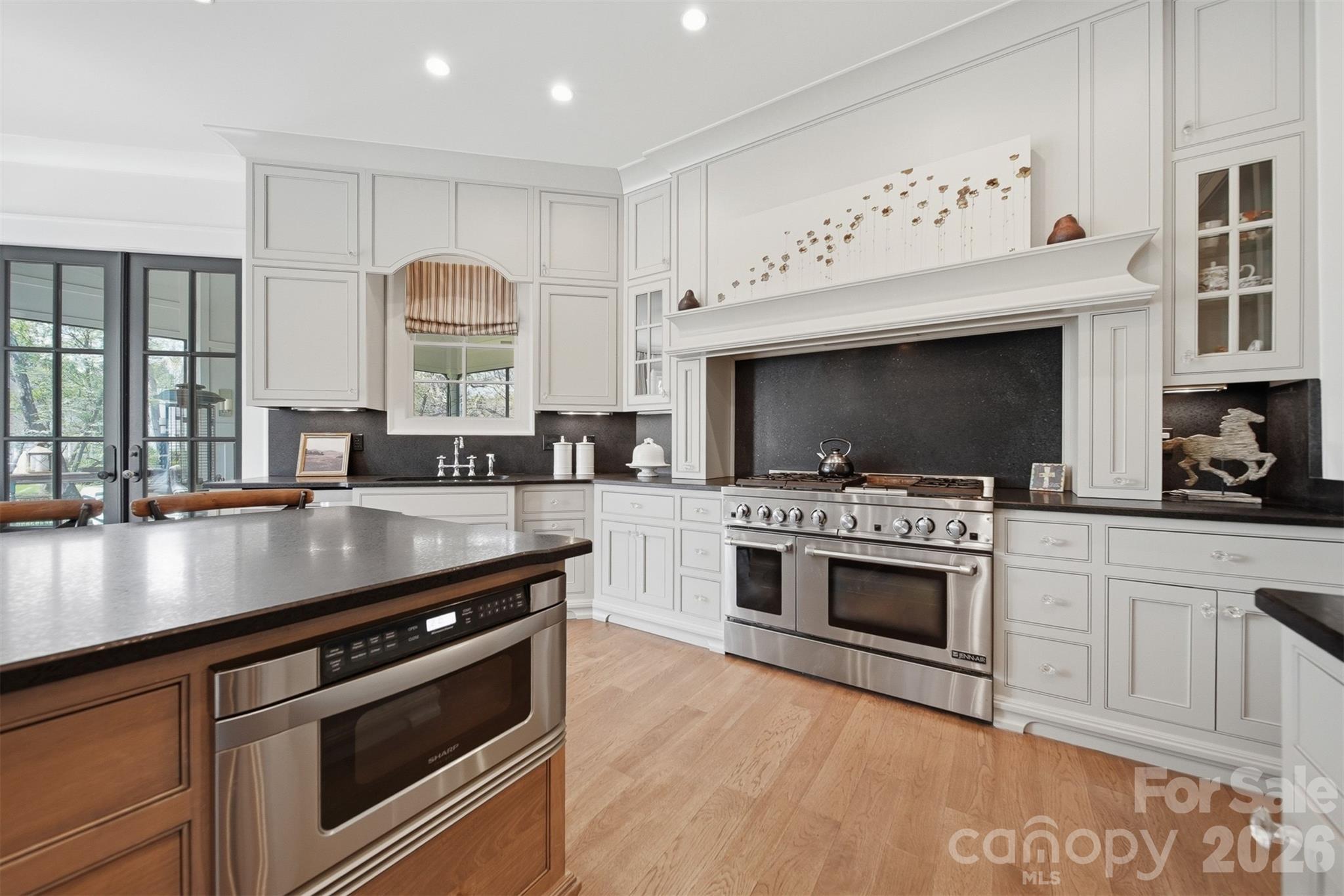834 9th Avenue NW — Hickory