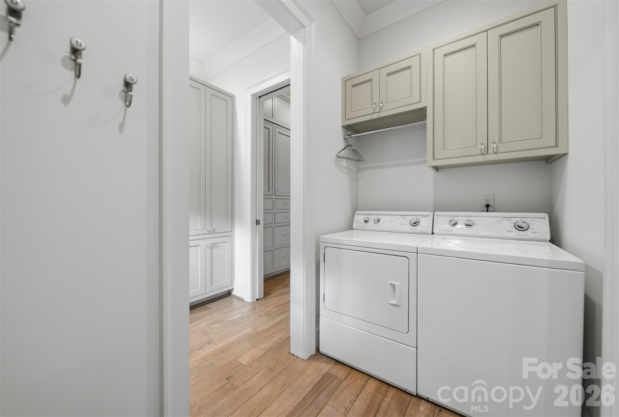 834 9th Avenue NW — Hickory