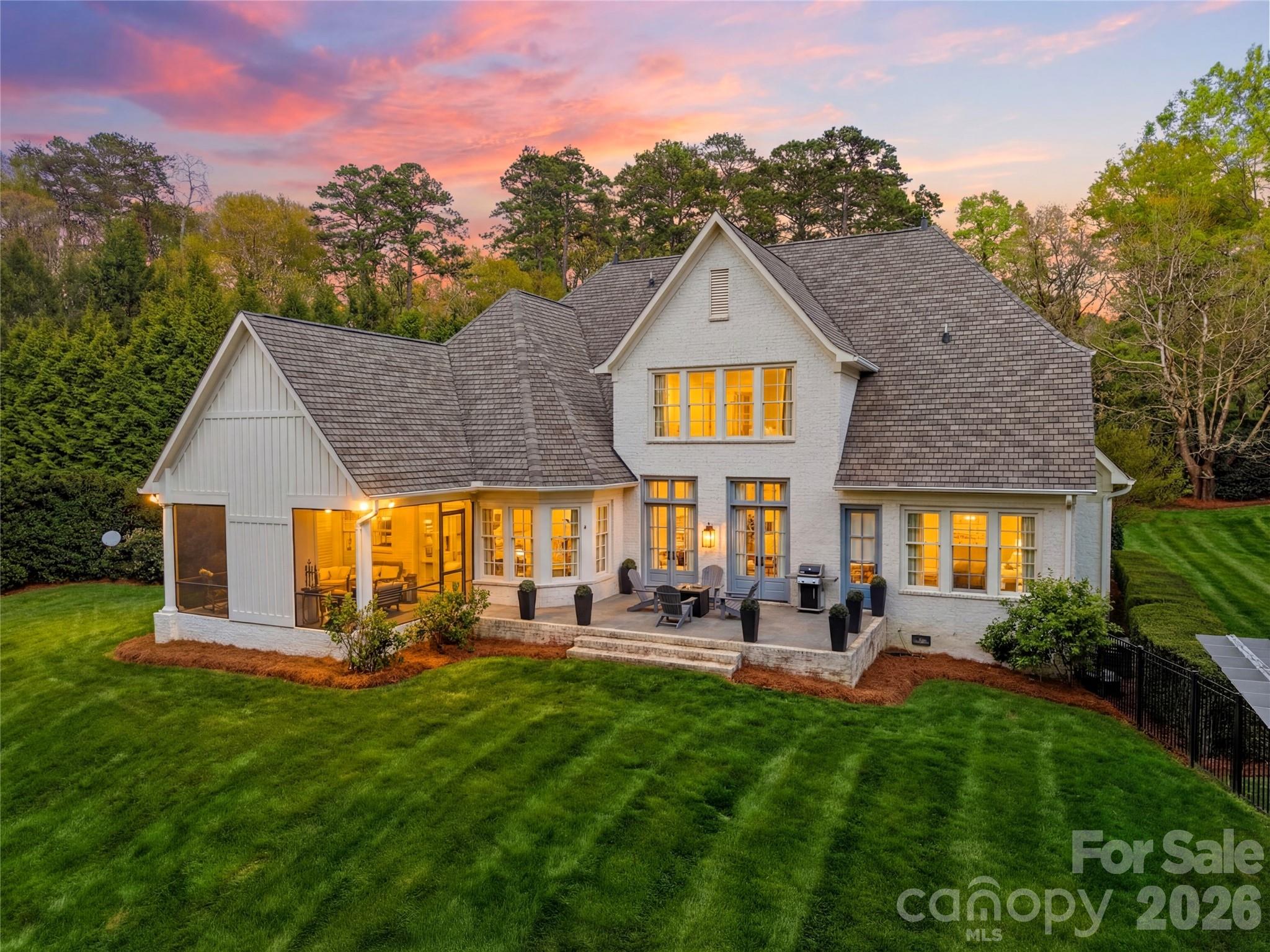 834 9th Avenue NW — Hickory