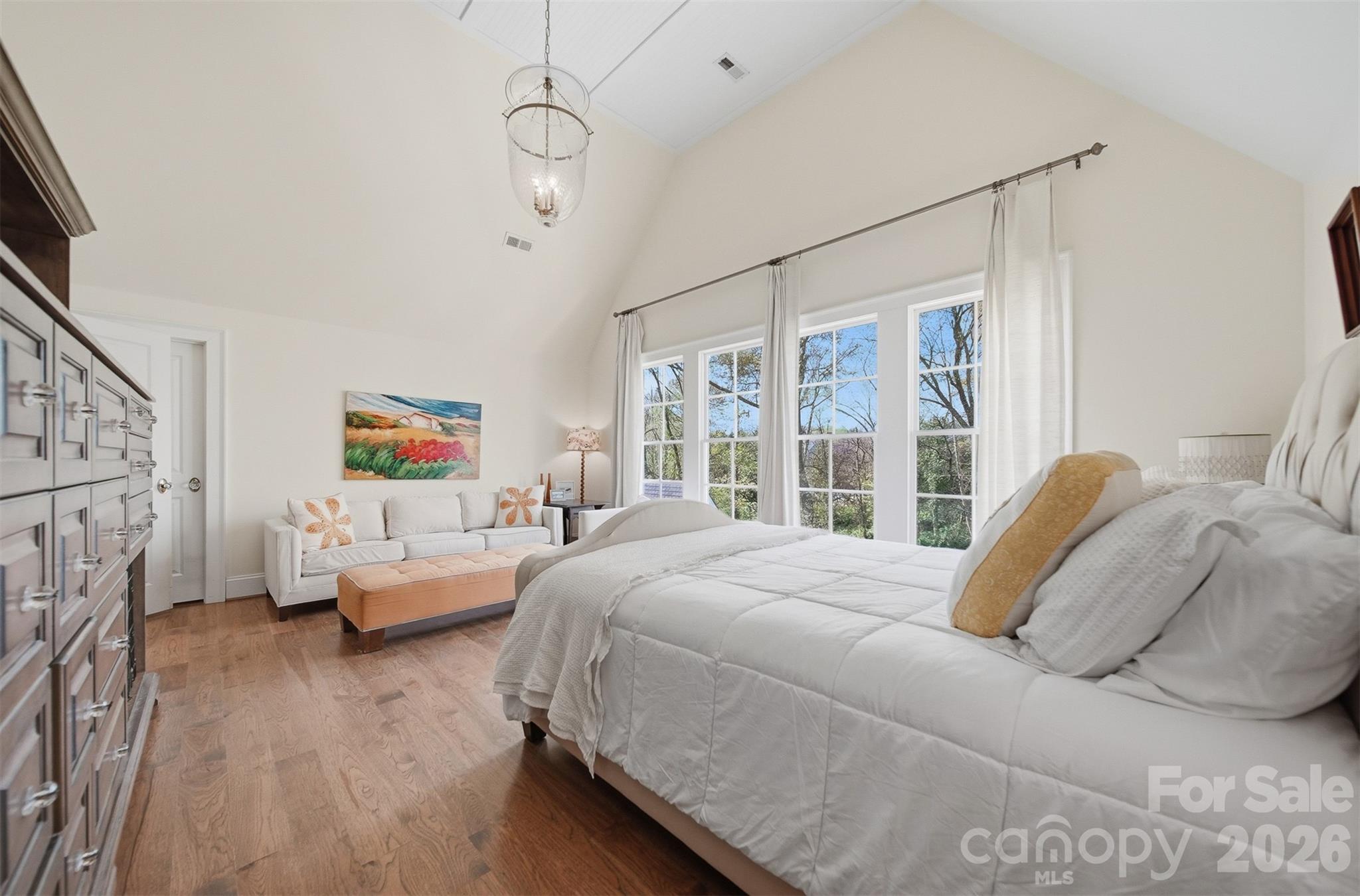 834 9th Avenue NW — Hickory