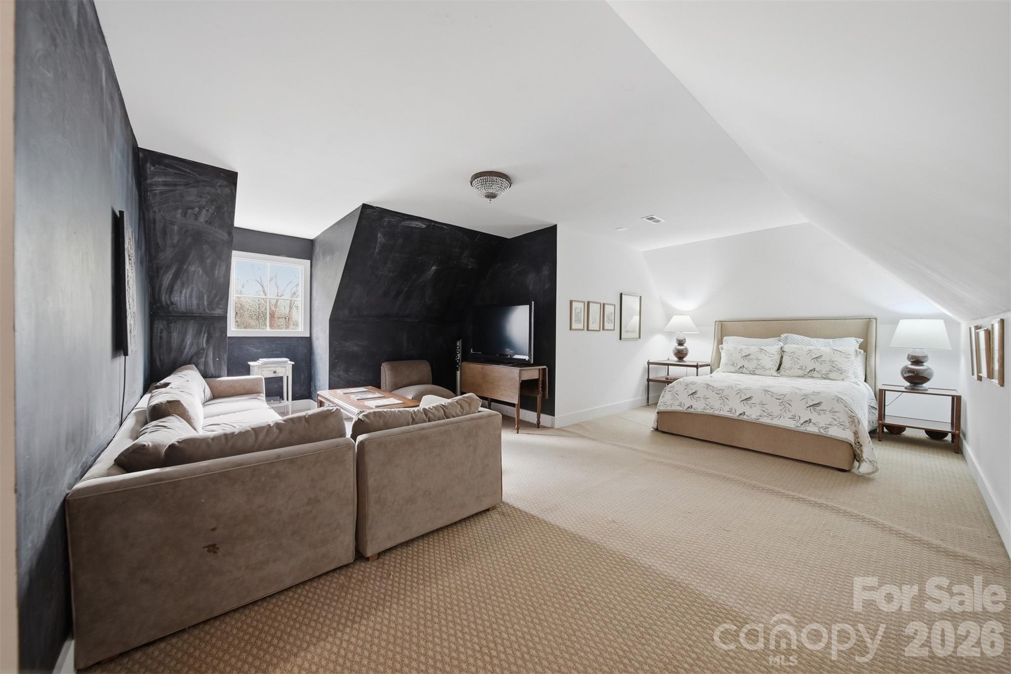 834 9th Avenue NW — Hickory