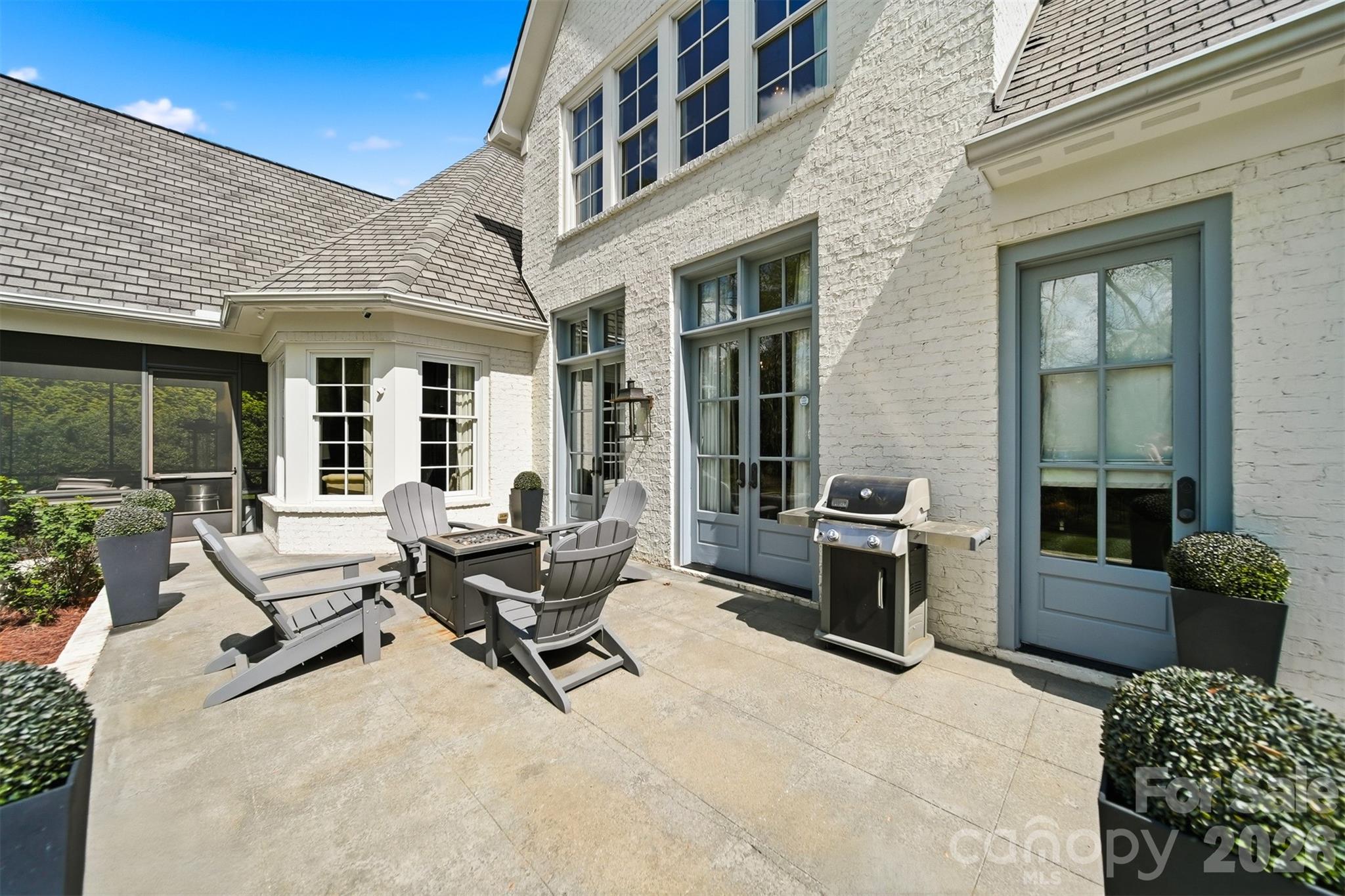 834 9th Avenue NW — Hickory