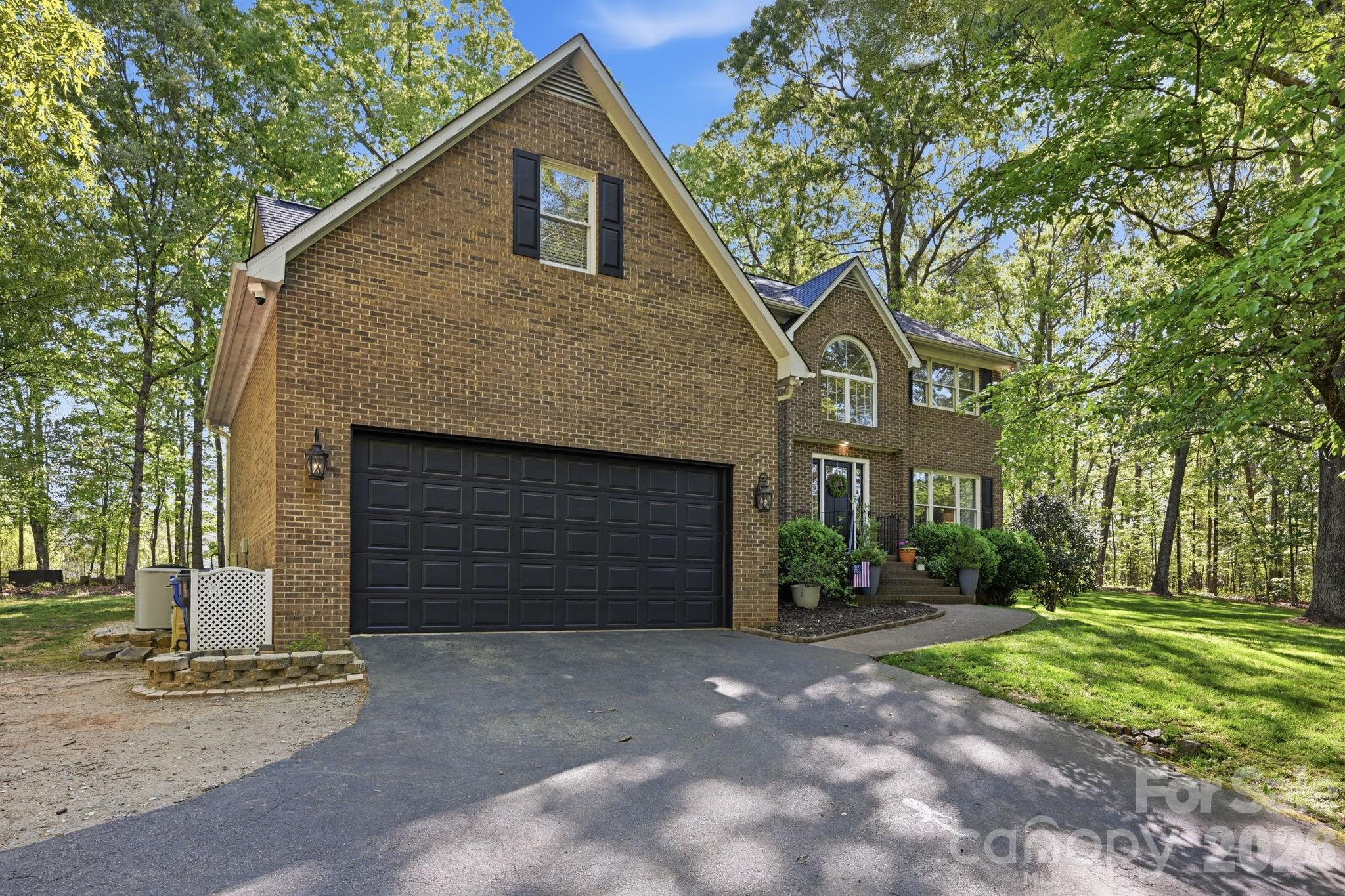 7319 Gilead Road — Huntersville