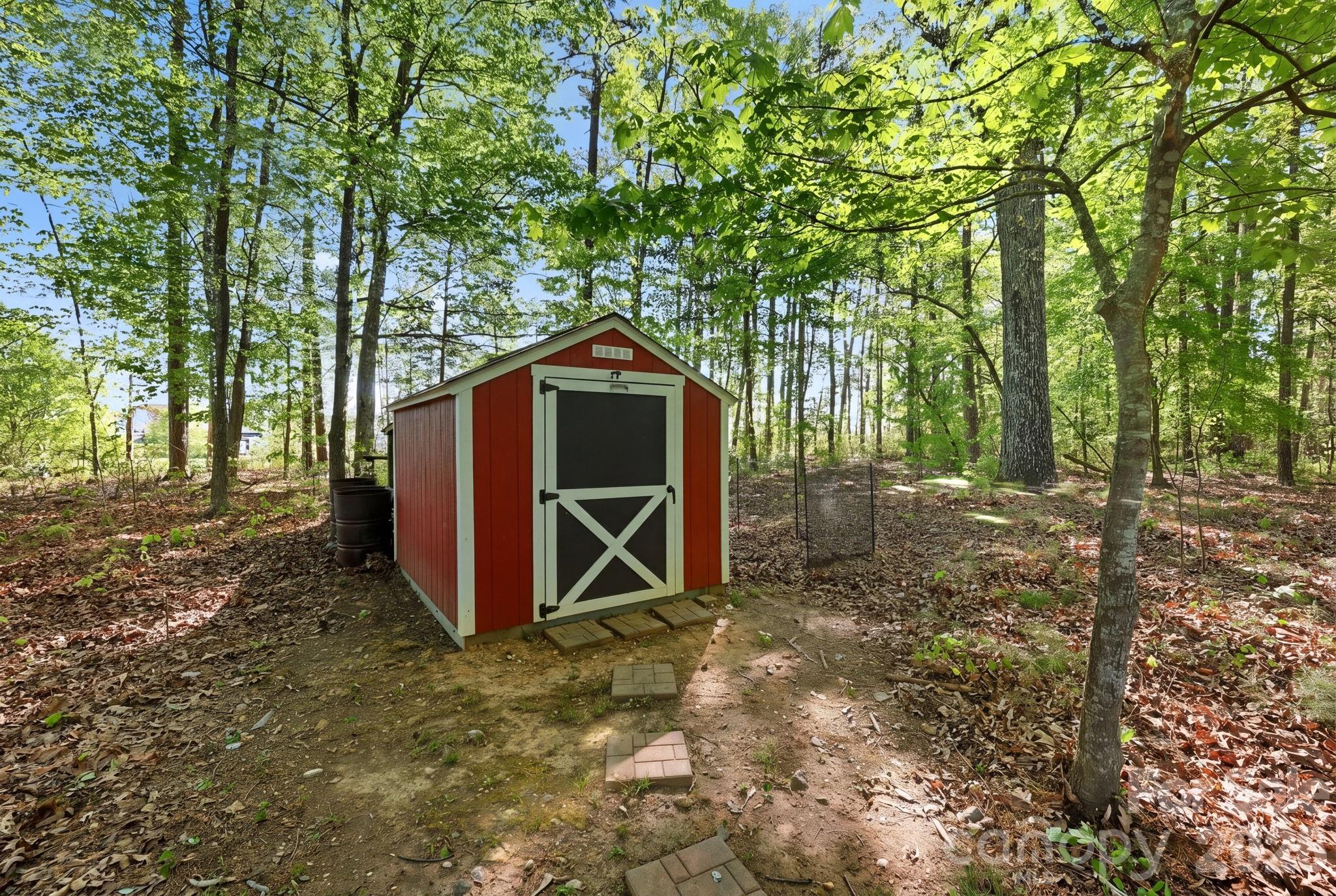 7319 Gilead Road — Huntersville