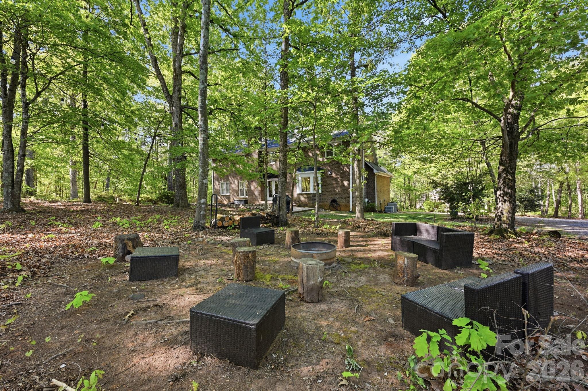 7319 Gilead Road — Huntersville