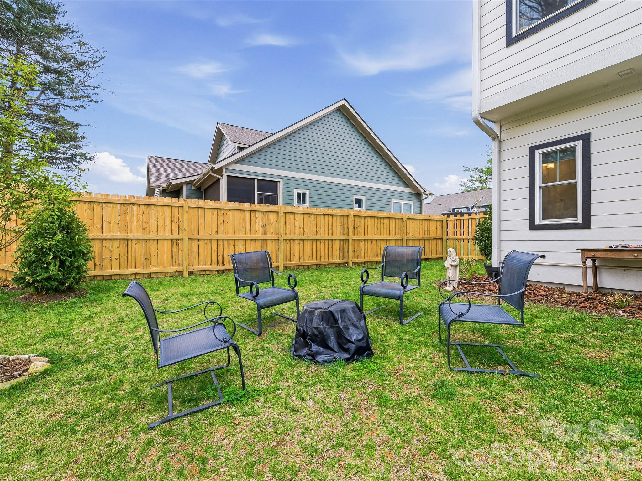 205 Weybridge Drive — Arden