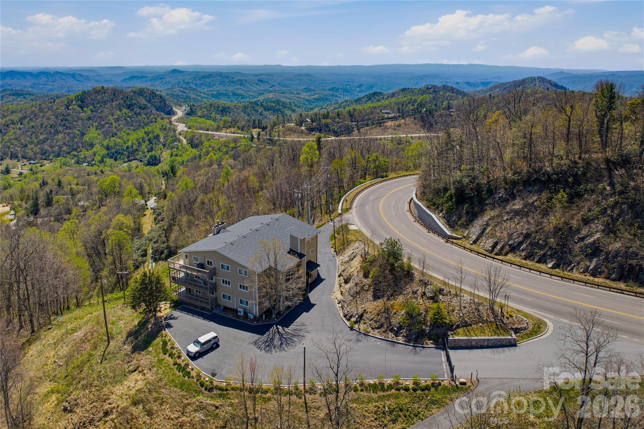 5970 Blowing Rock Boulevard — Lenoir