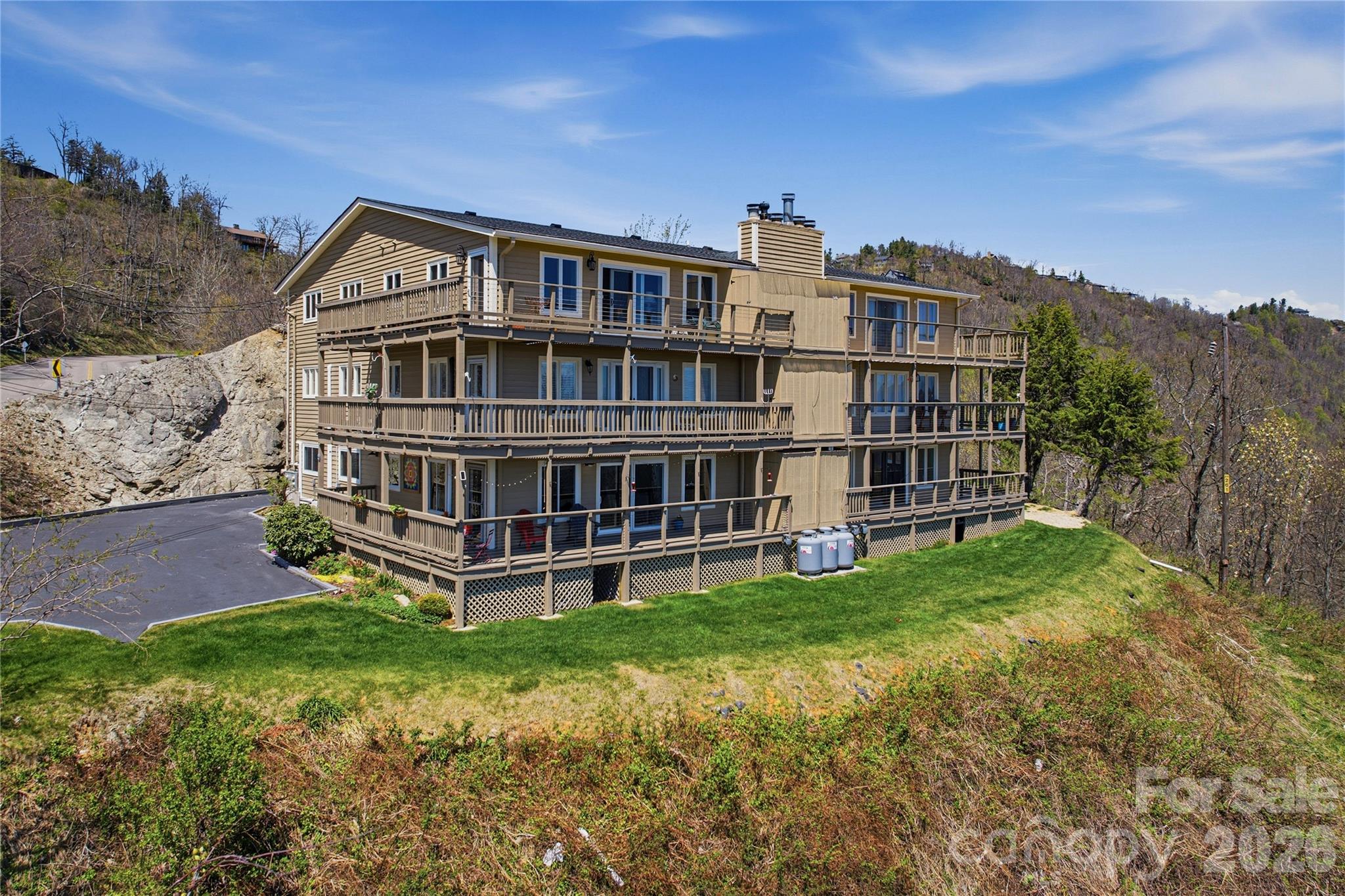 5970 Blowing Rock Boulevard — Lenoir