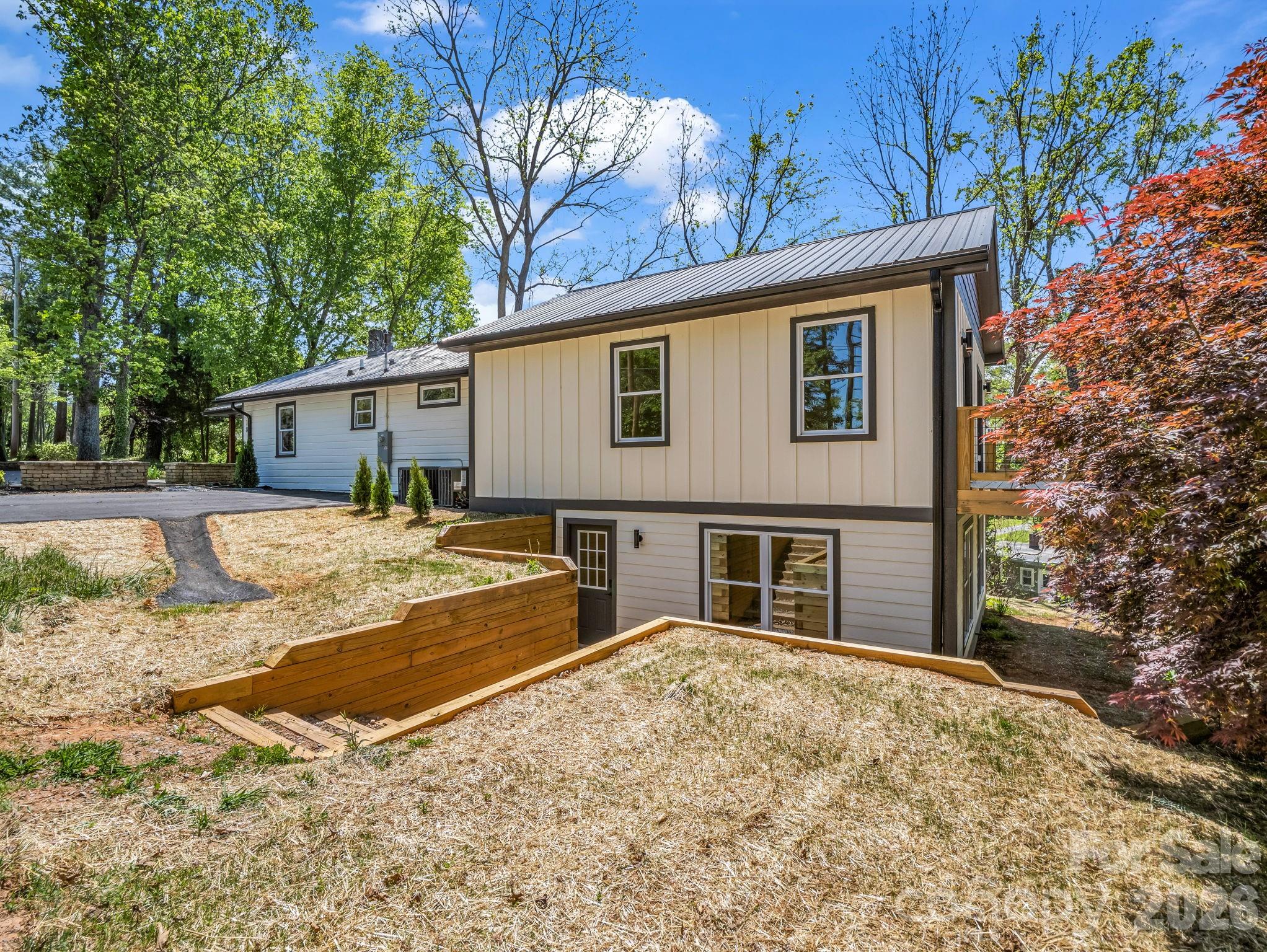 18 Worley Place — Asheville