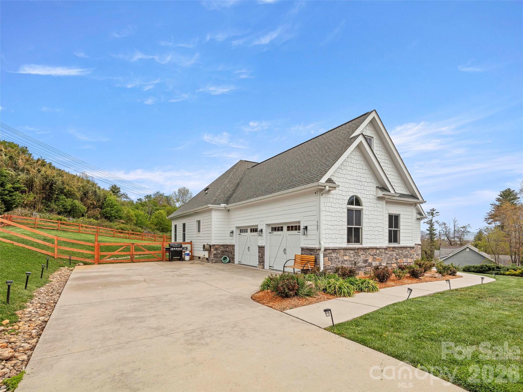 127 Rockbridge Road — Mills River