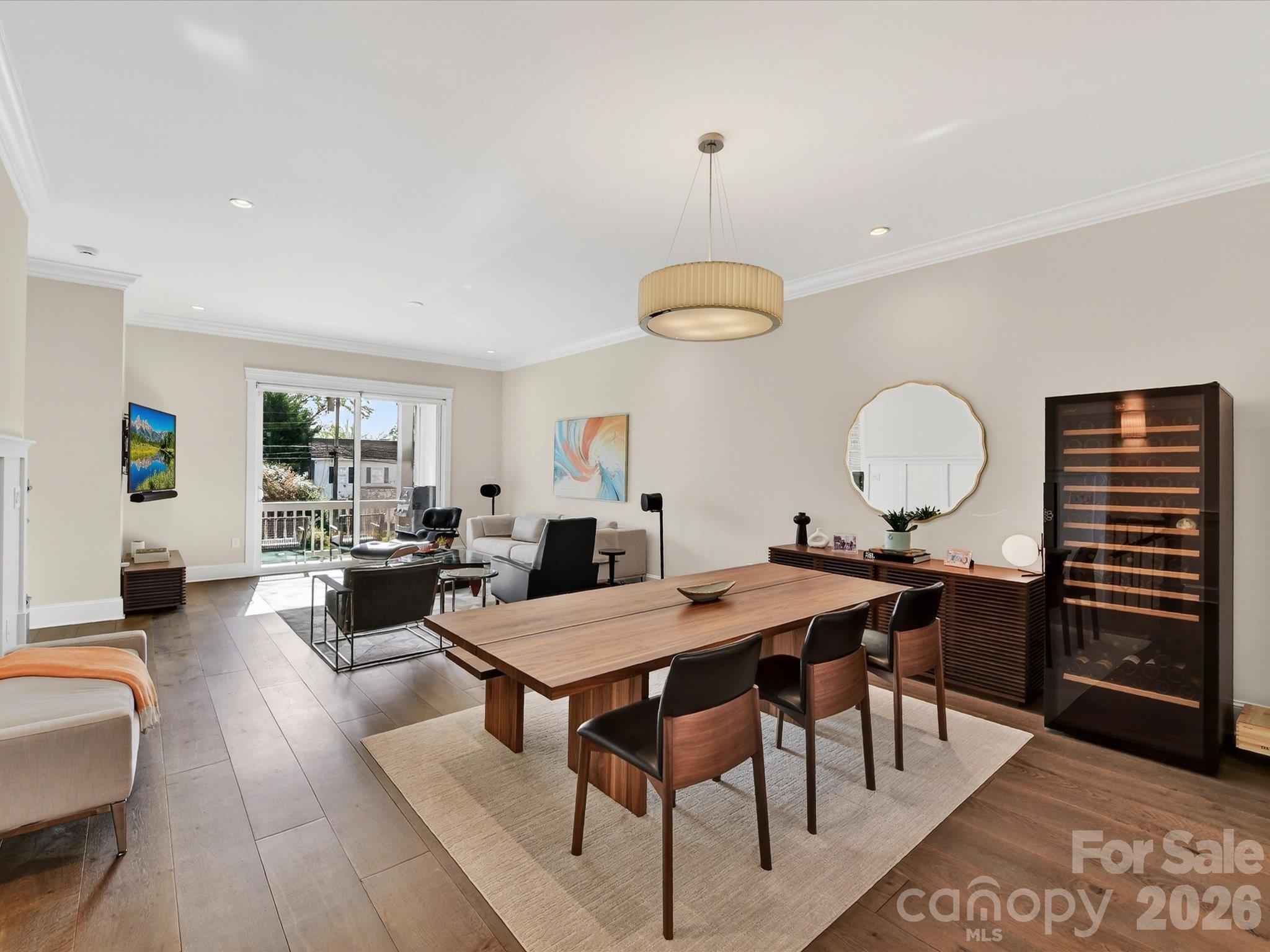 3074 Selwyn Avenue — Charlotte