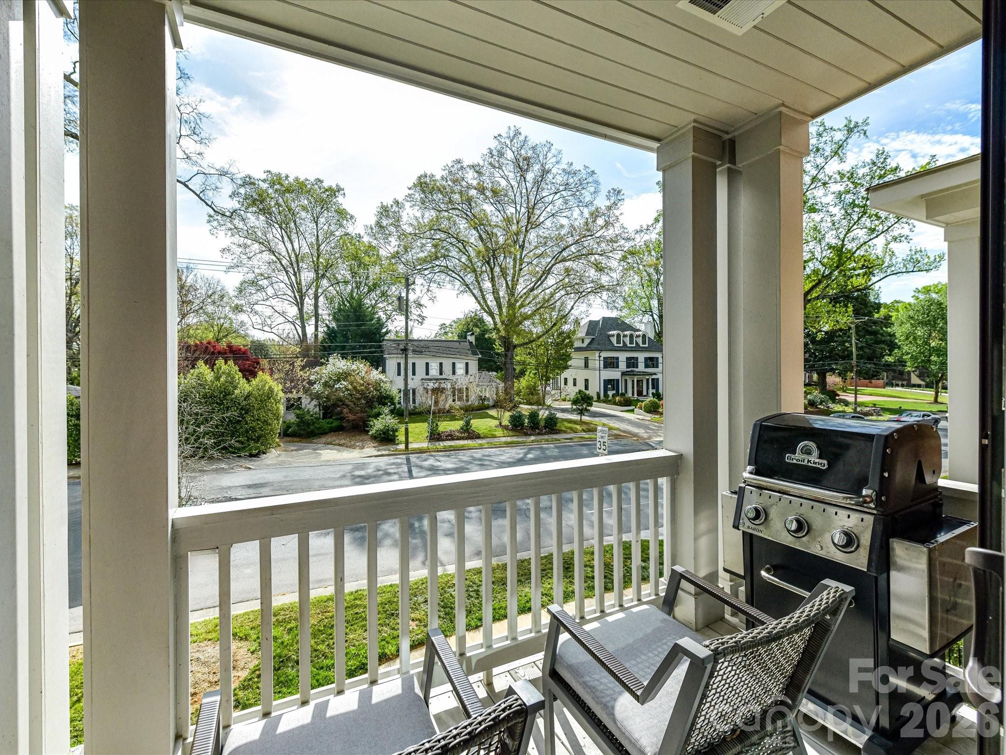 3074 Selwyn Avenue — Charlotte