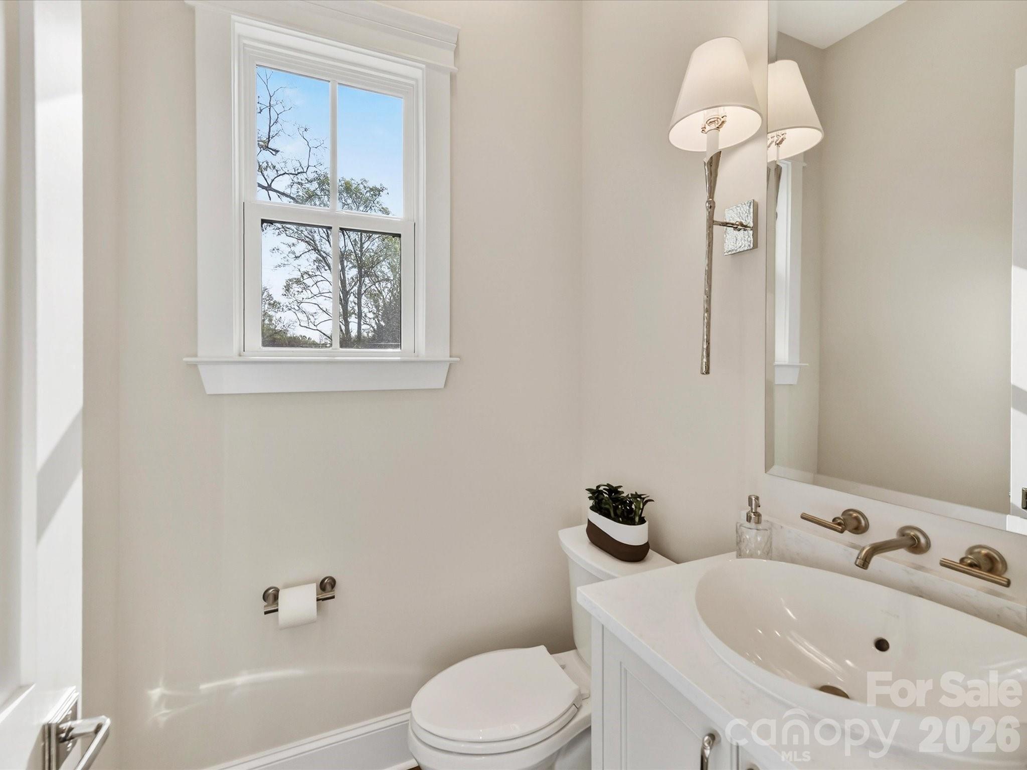 3074 Selwyn Avenue — Charlotte