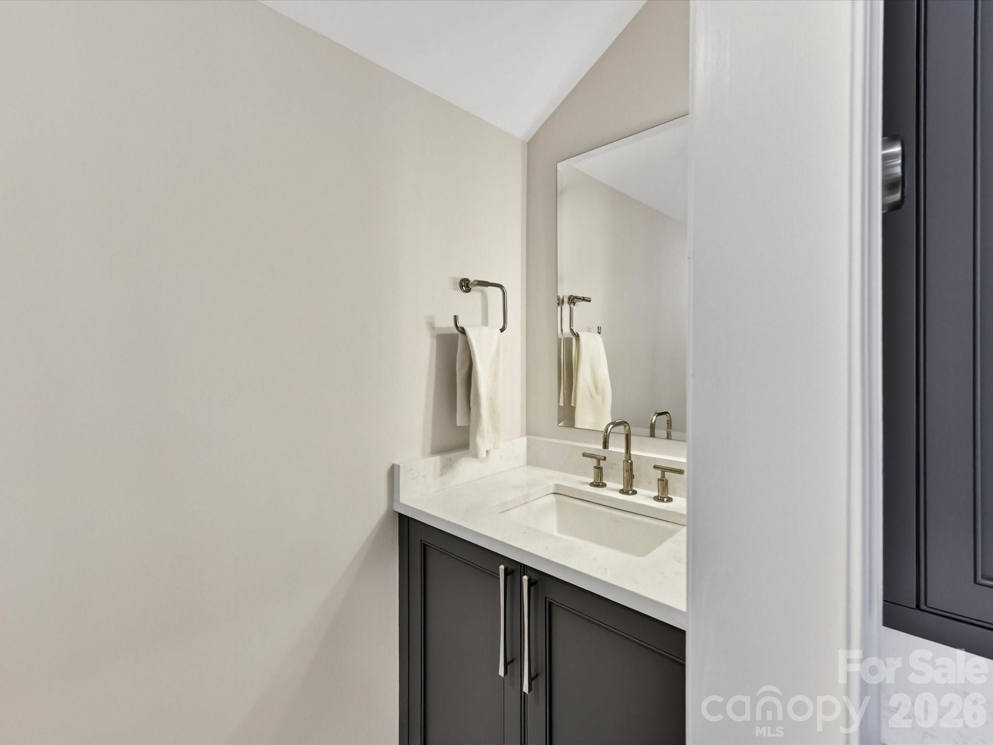 3074 Selwyn Avenue — Charlotte