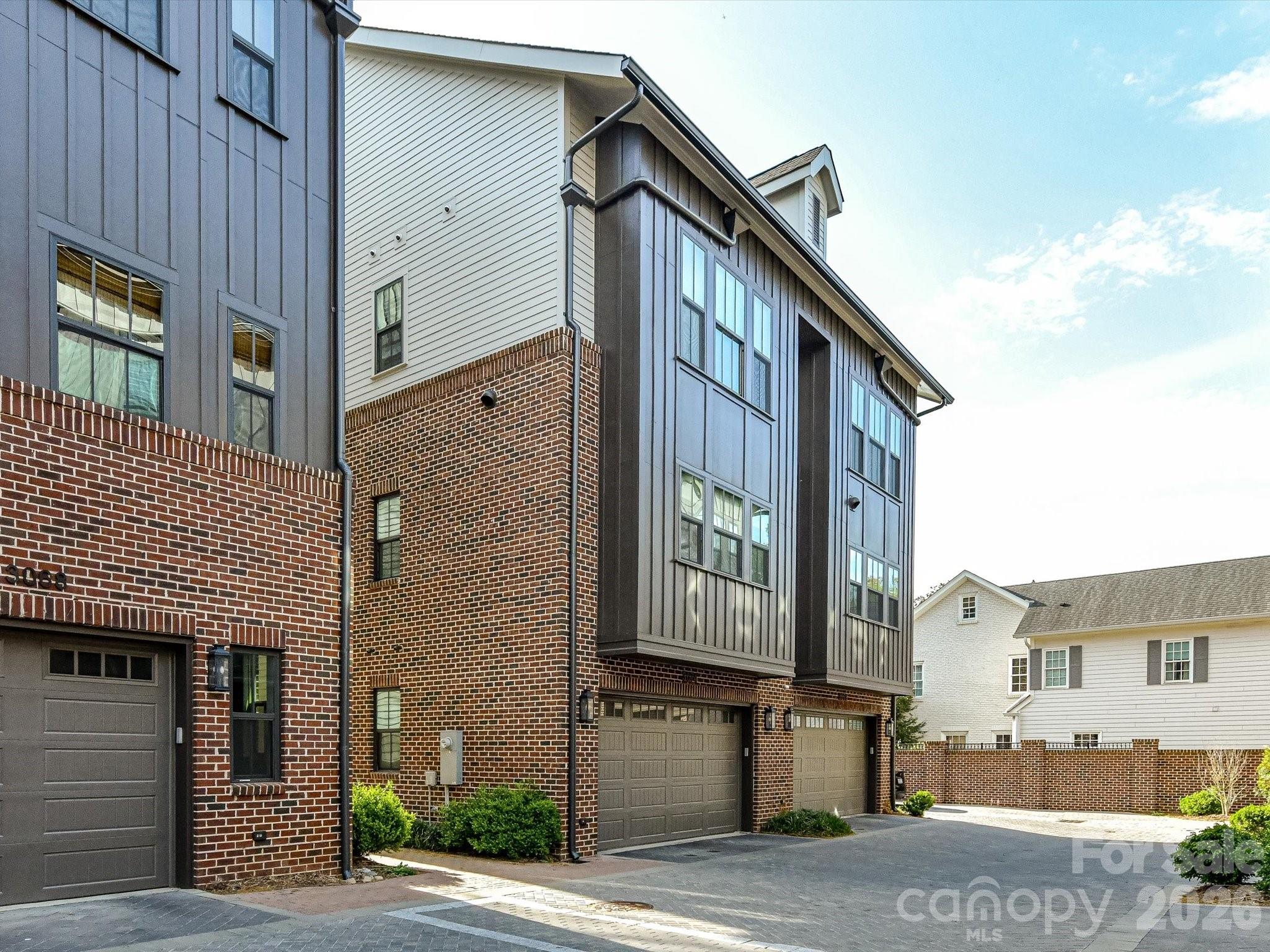 3074 Selwyn Avenue — Charlotte