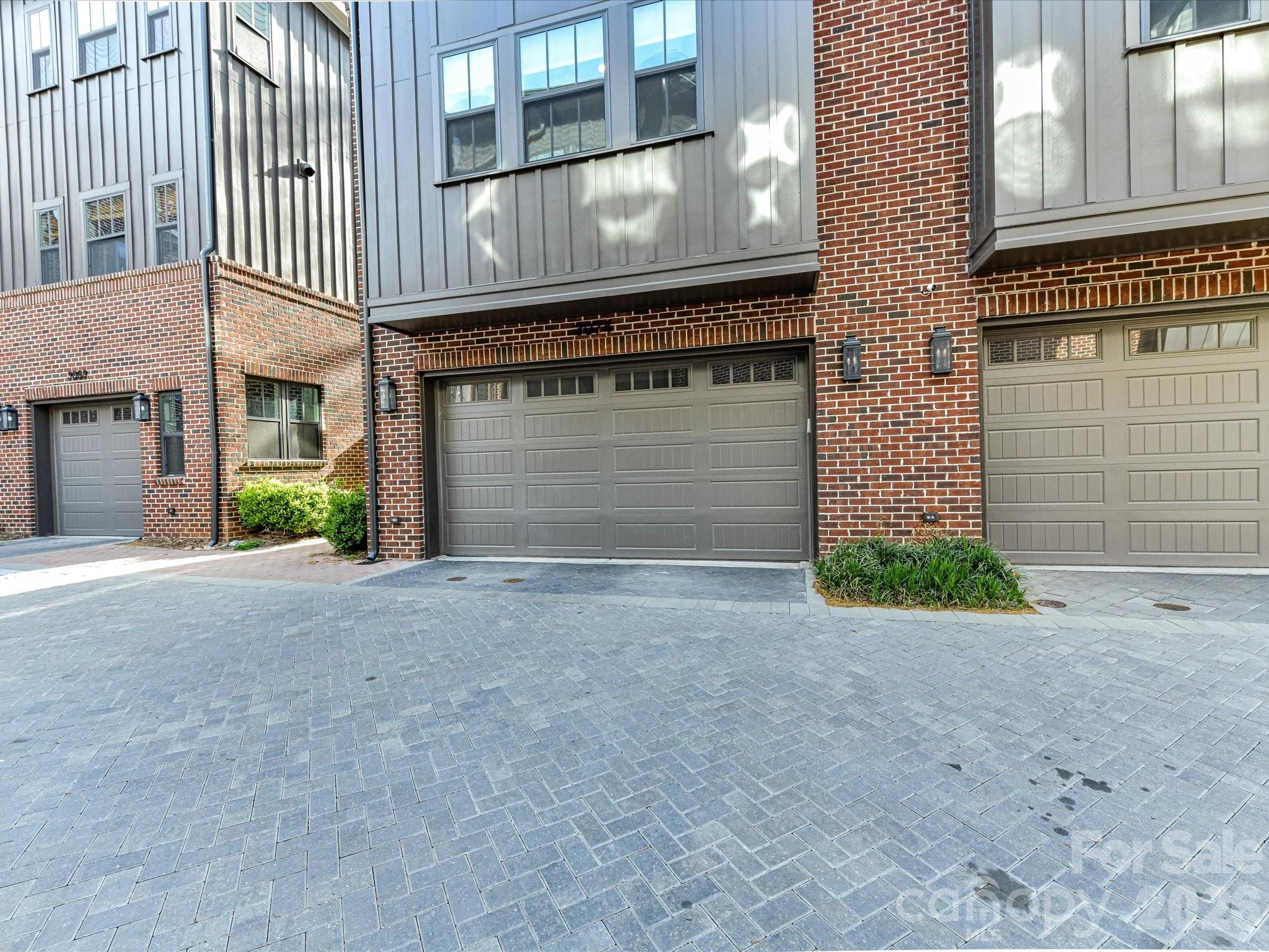 3074 Selwyn Avenue — Charlotte