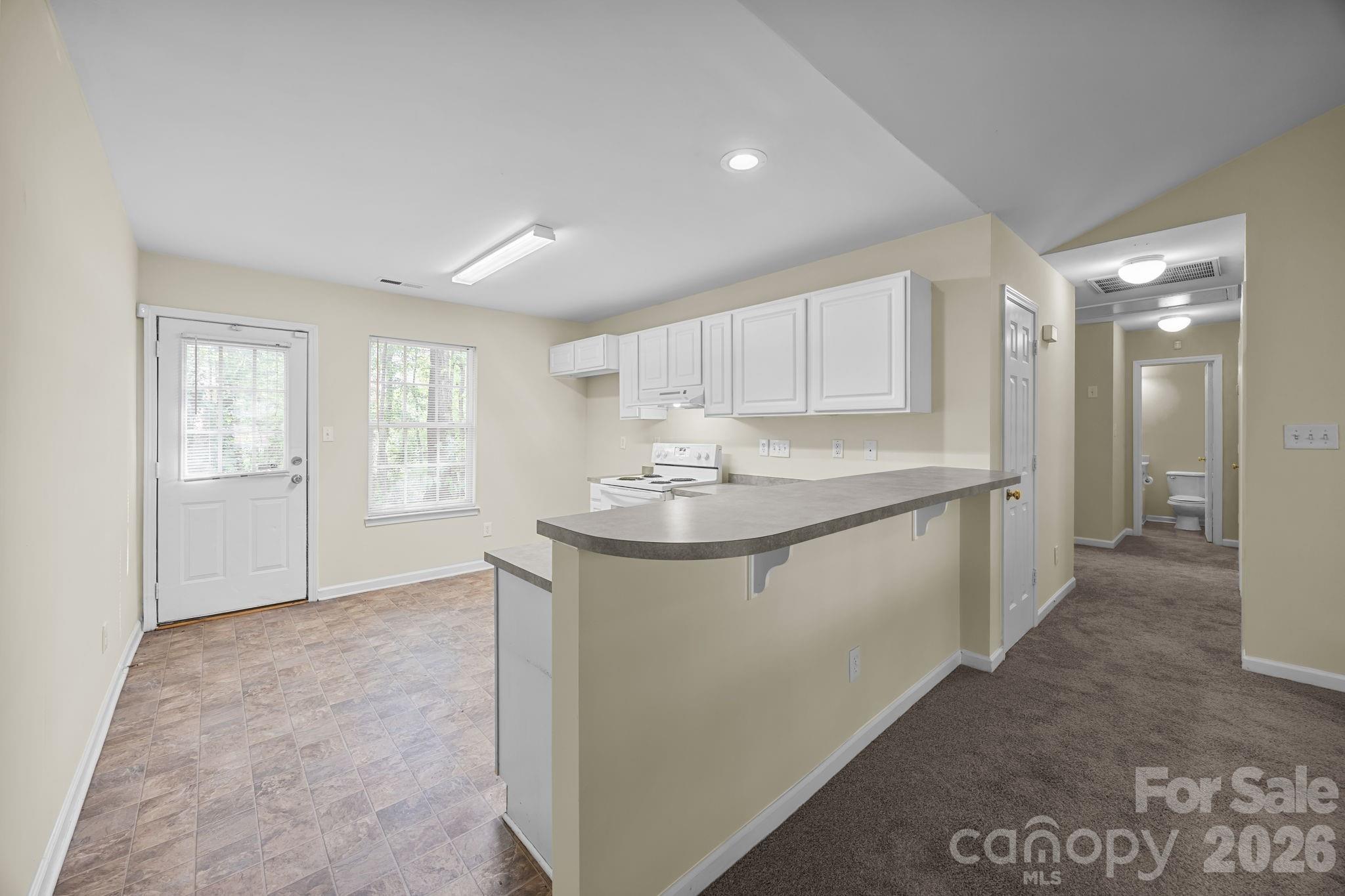 2246 Sunset Boulevard — Charlotte