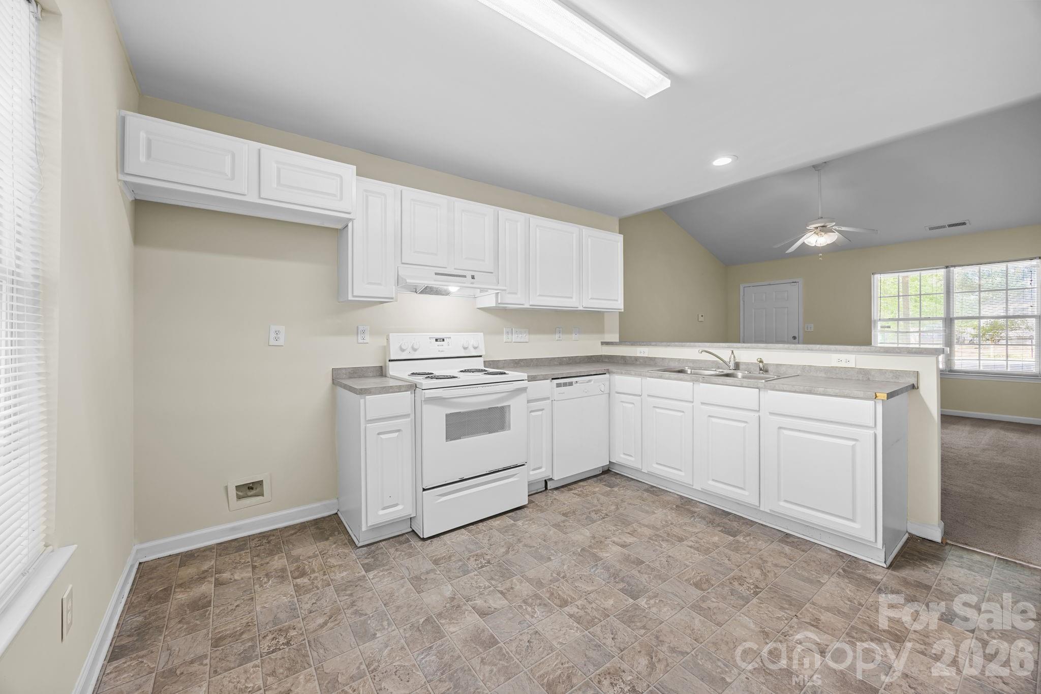 2246 Sunset Boulevard — Charlotte