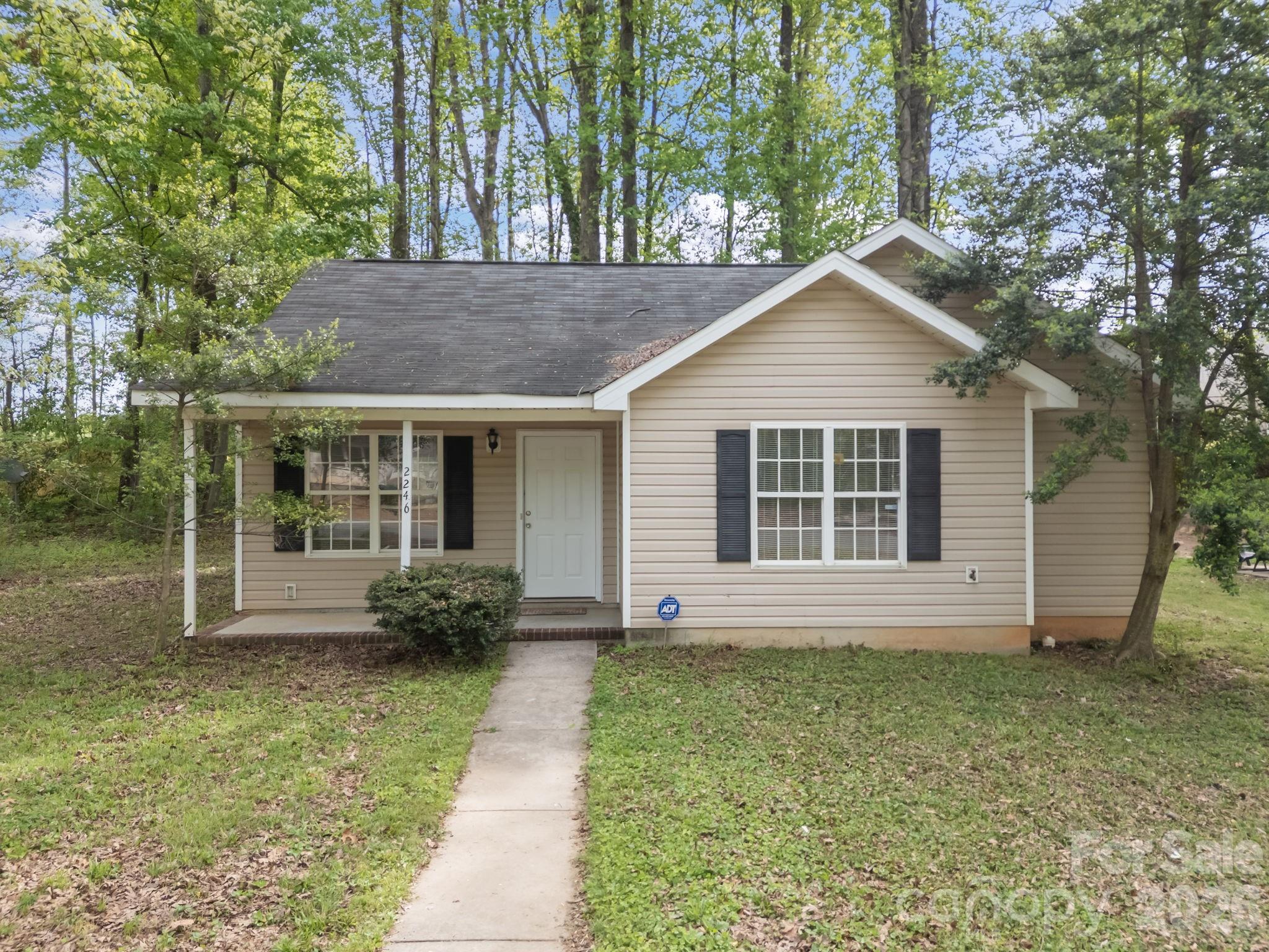 2246 Sunset Boulevard — Charlotte
