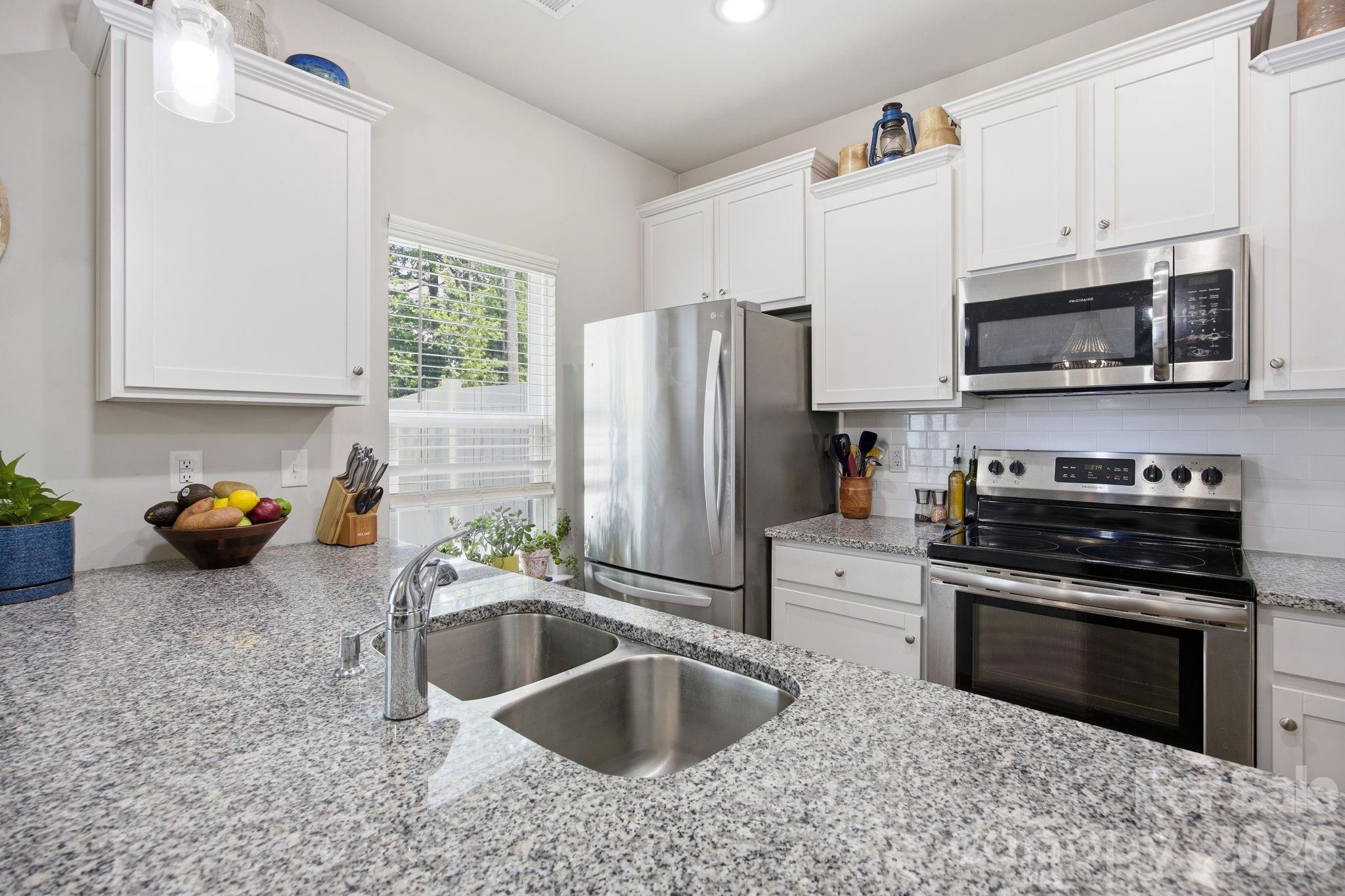 10041 Brittondale Lane — Charlotte