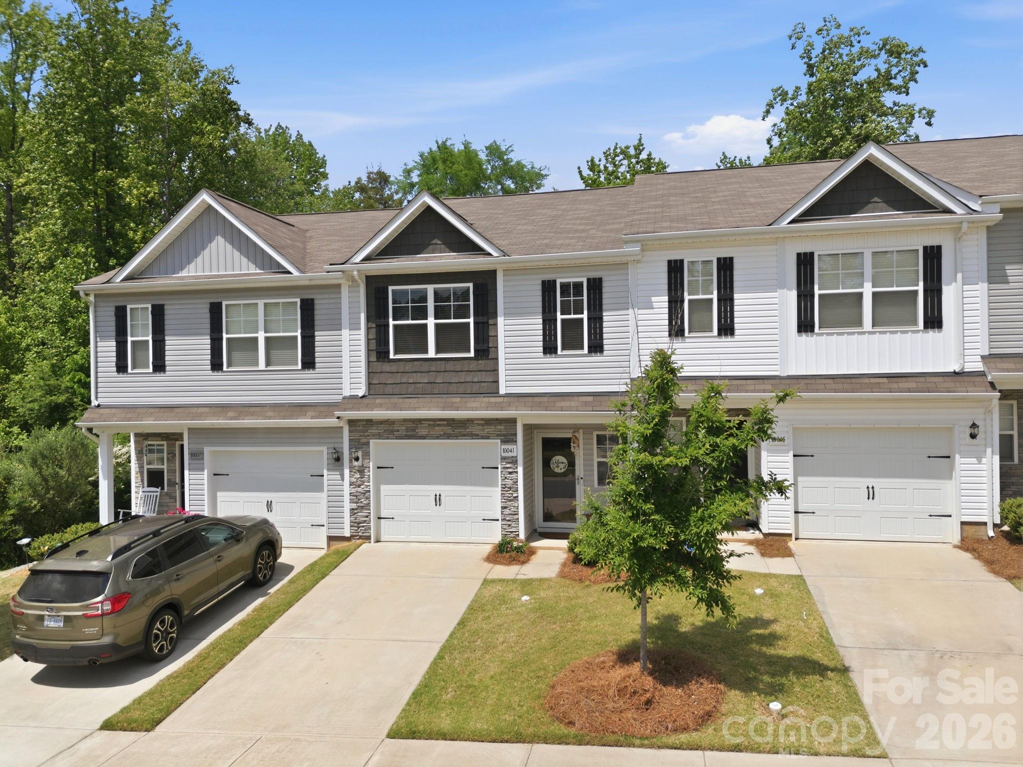 10041 Brittondale Lane — Charlotte