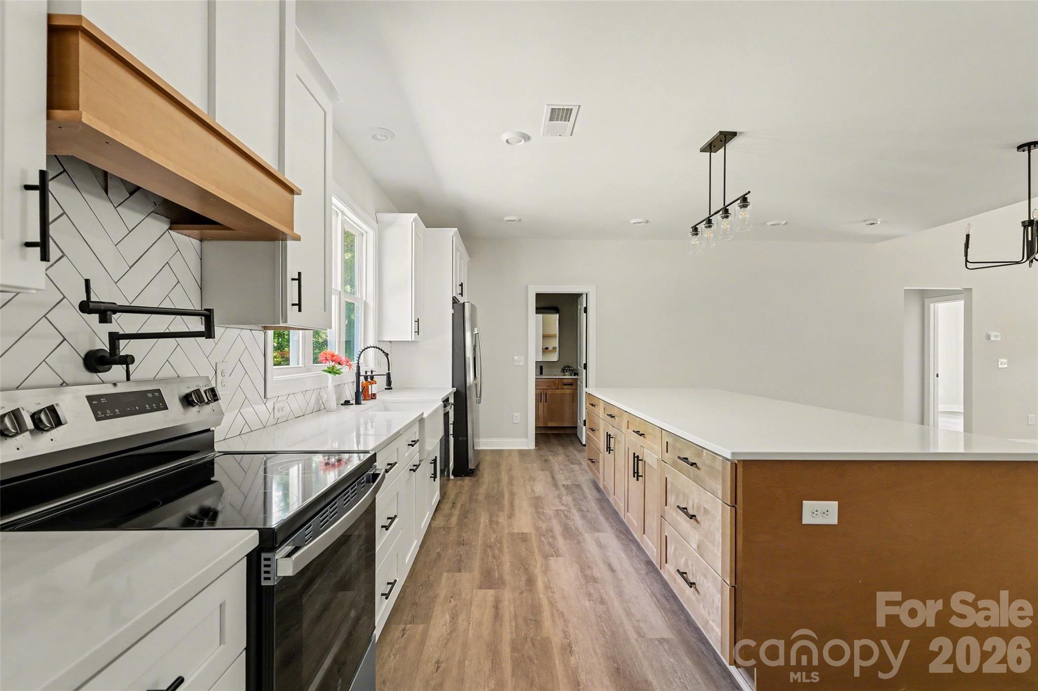 1452 Robinwood Road — Gastonia