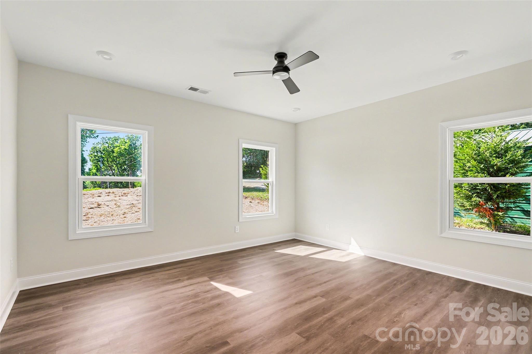 1452 Robinwood Road — Gastonia