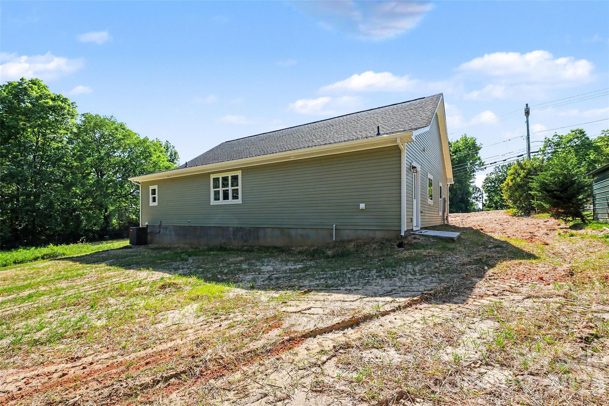 1452 Robinwood Road — Gastonia