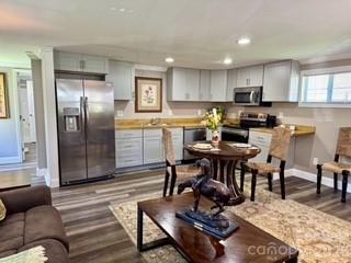 1638 Hughes Gap Road — Bakersville