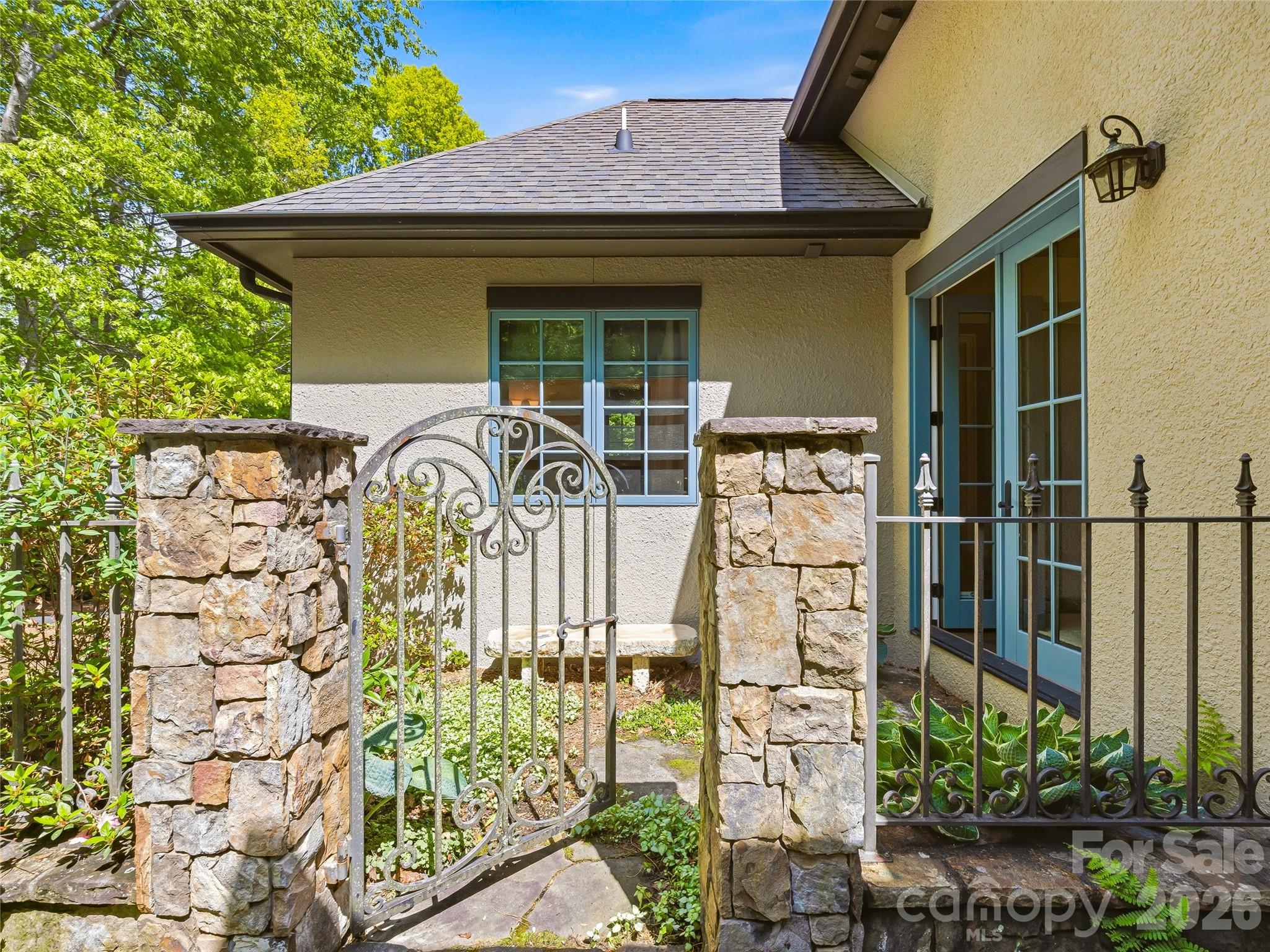732 Streamside Drive — Arden