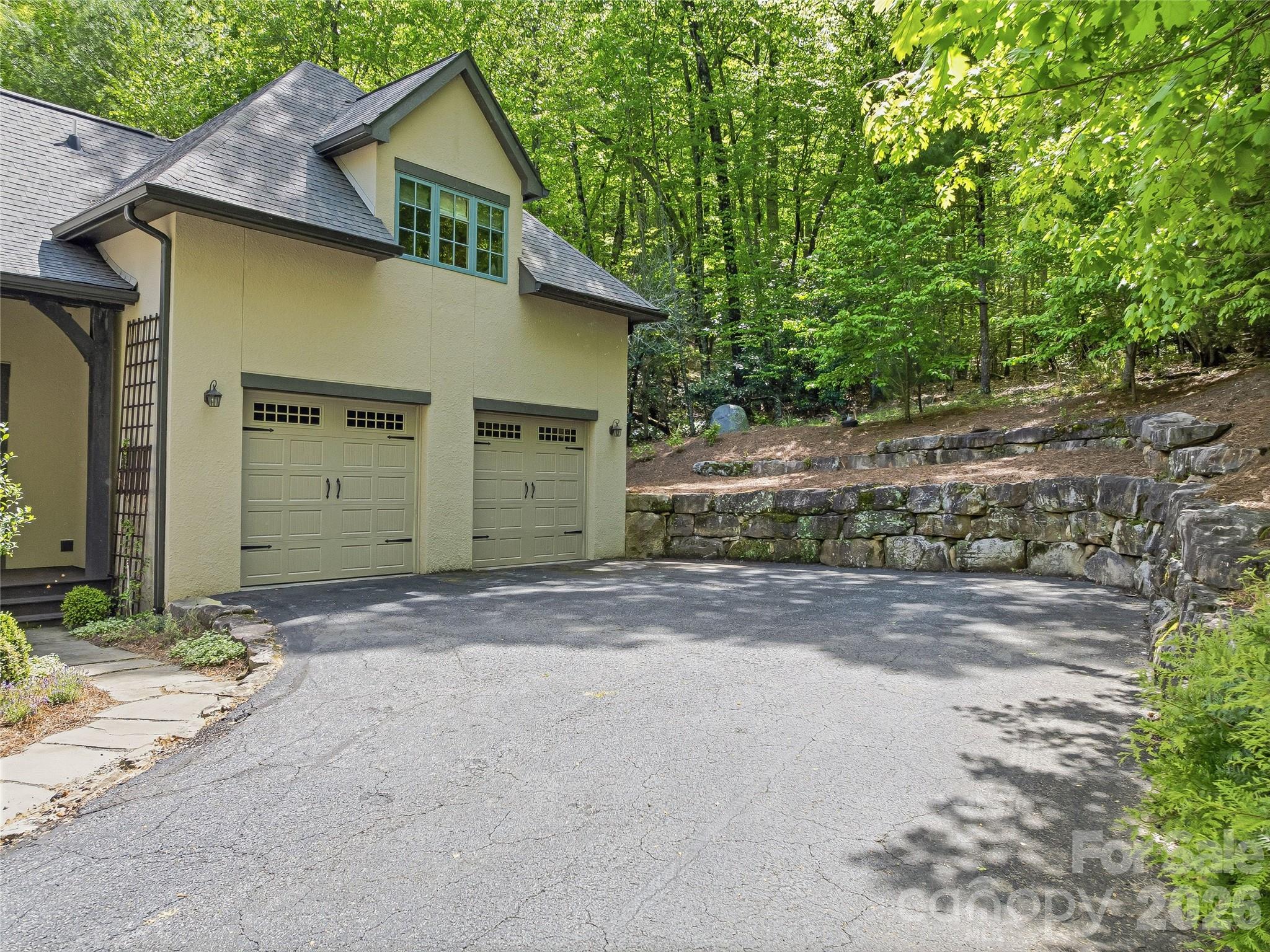 732 Streamside Drive — Arden