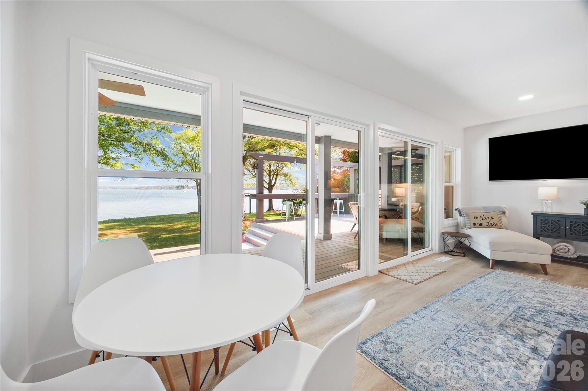 5280 Masons Ferry Road — Clover