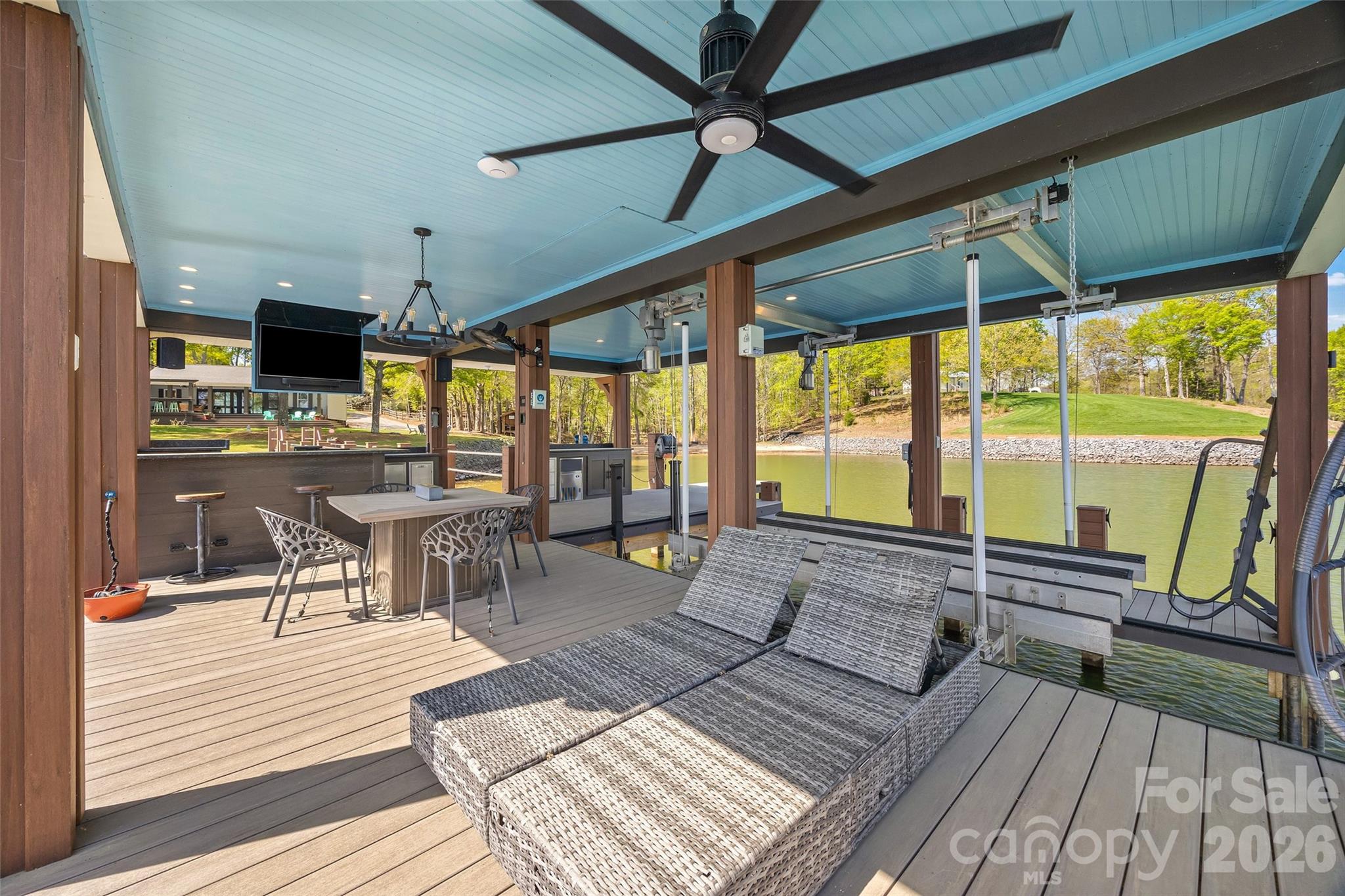 5280 Masons Ferry Road — Clover
