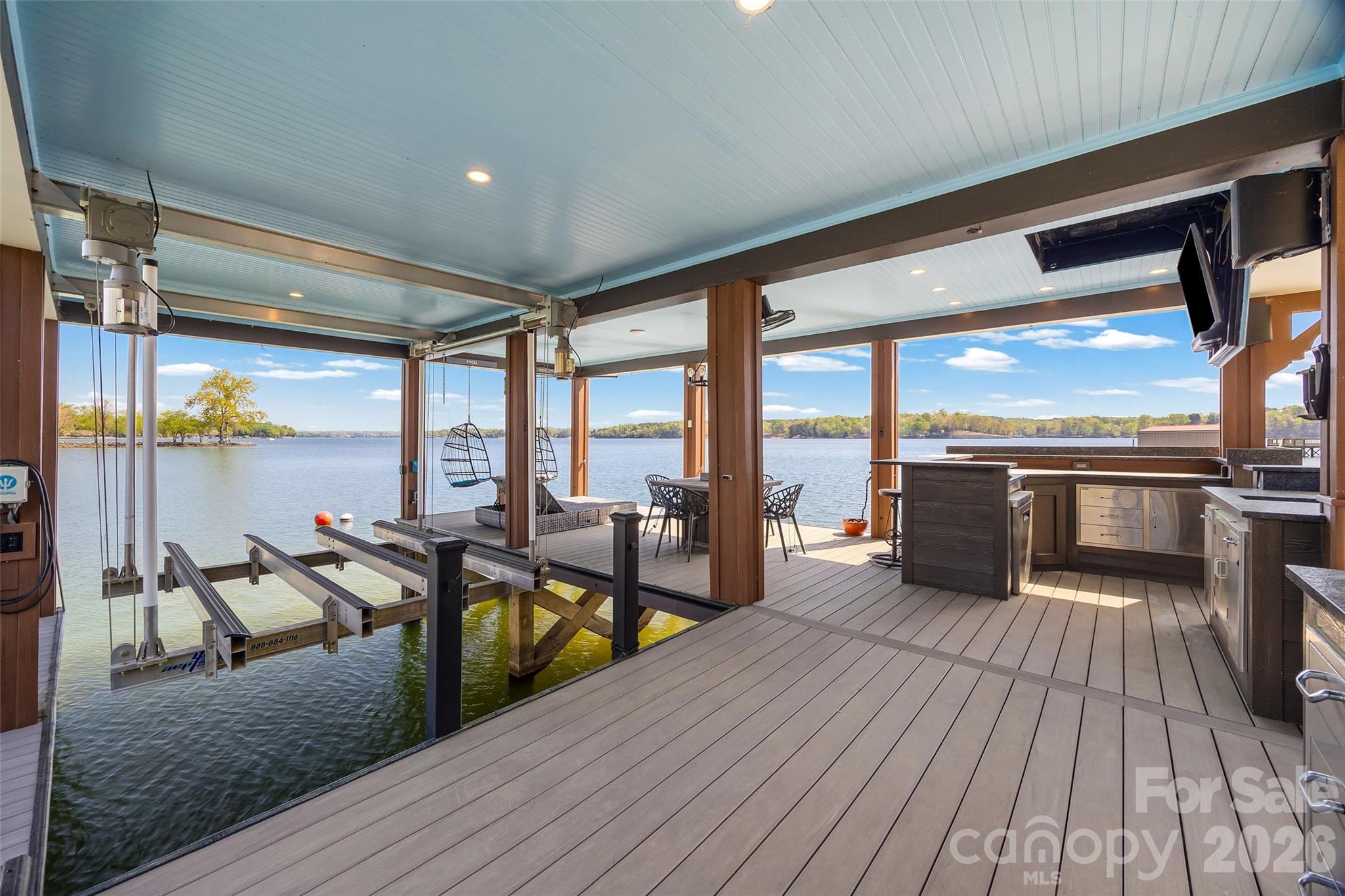5280 Masons Ferry Road — Clover