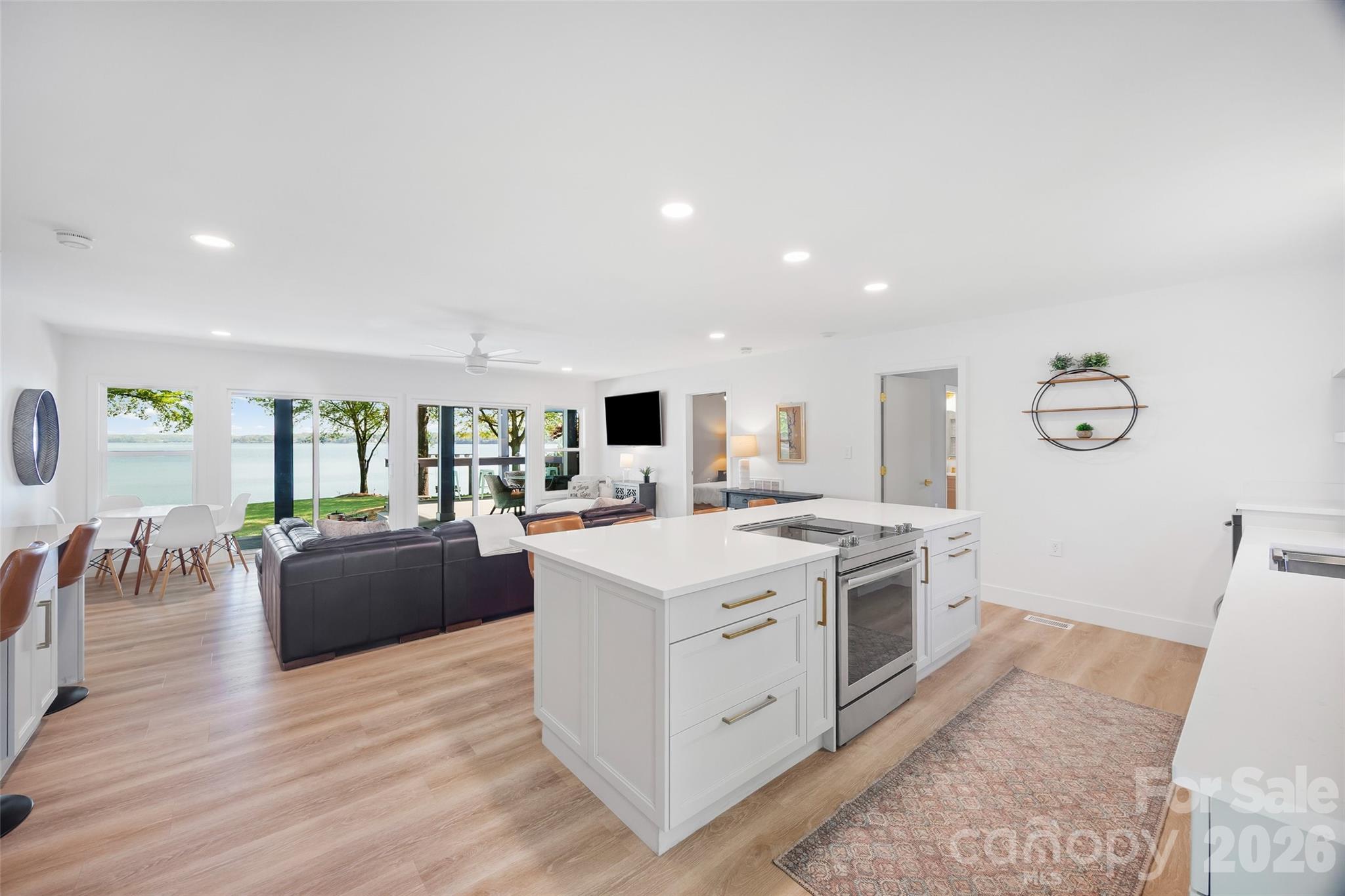 5280 Masons Ferry Road — Clover