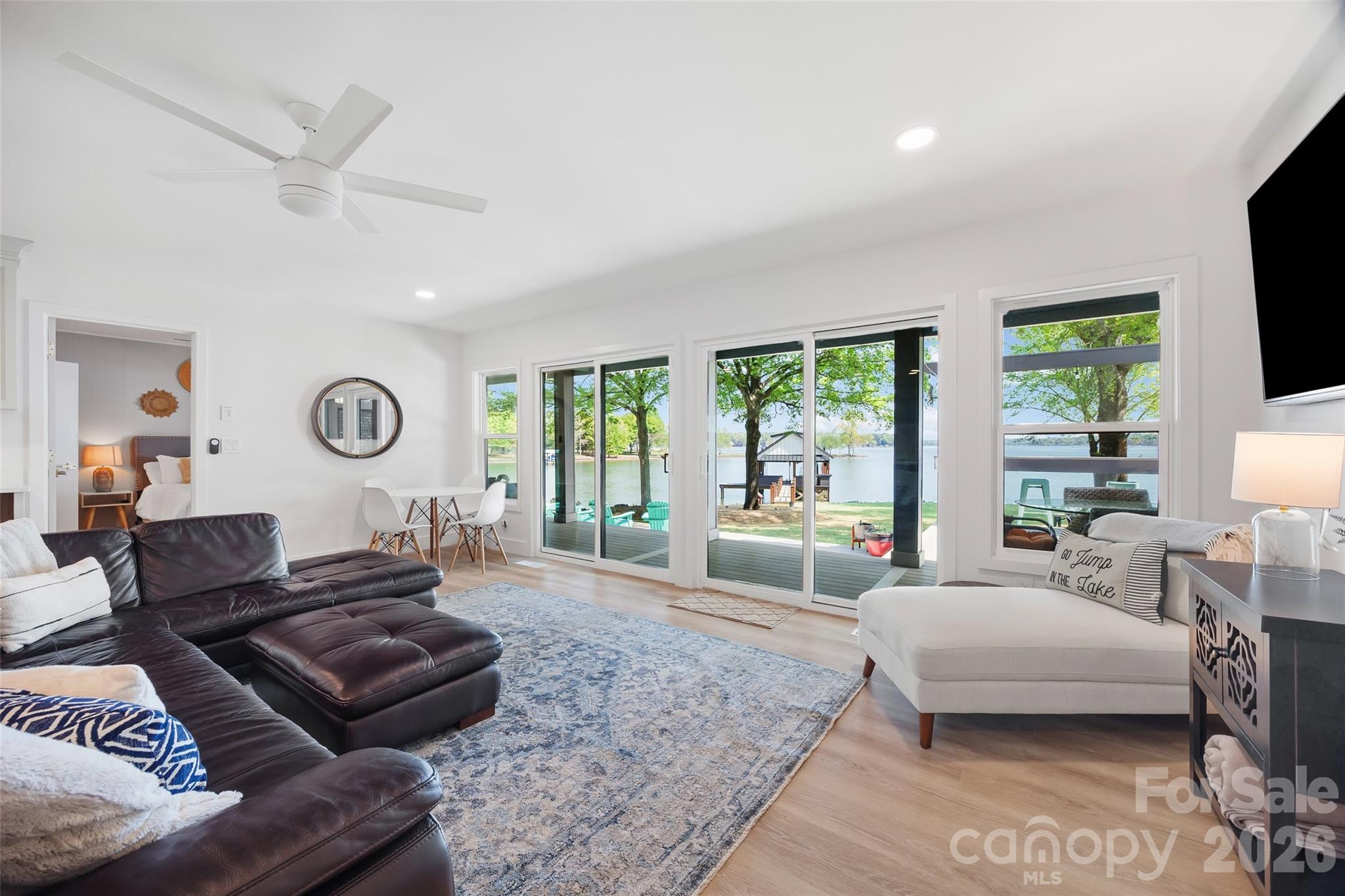 5280 Masons Ferry Road — Clover