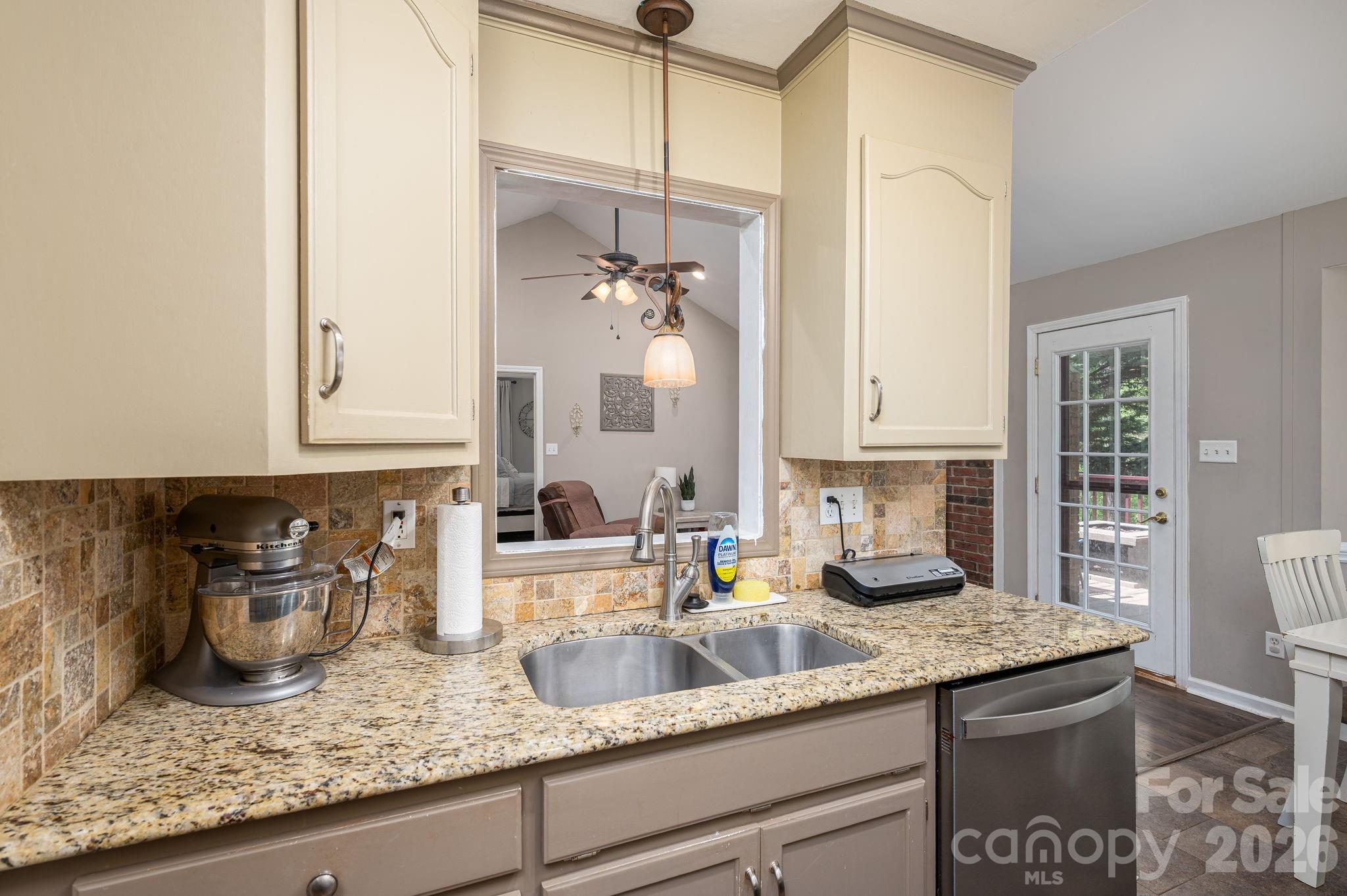 335 Cape Breton Trail — Gastonia